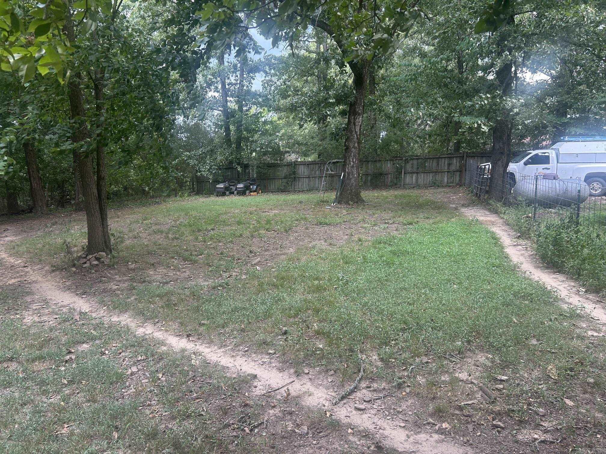 672 Highway 225 E Property Photo 14