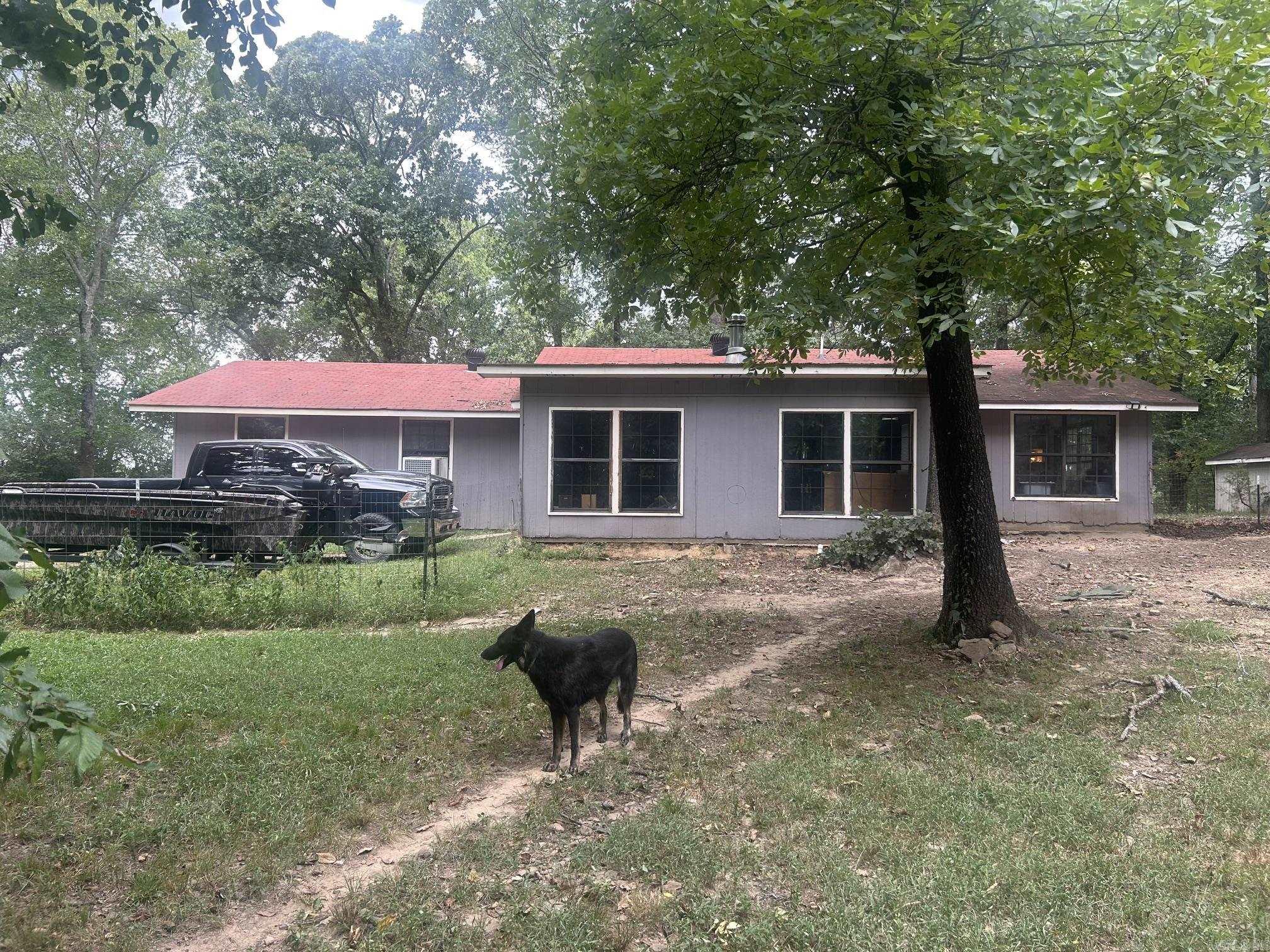 672 Highway 225 E Property Photo 18