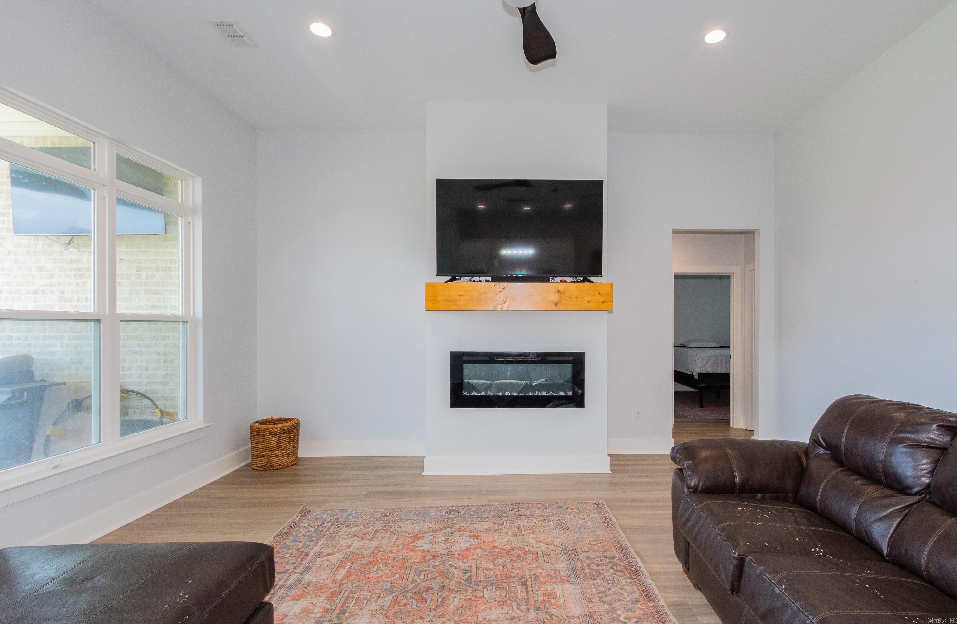 5607 Hummingbird Lane Property Photo 7