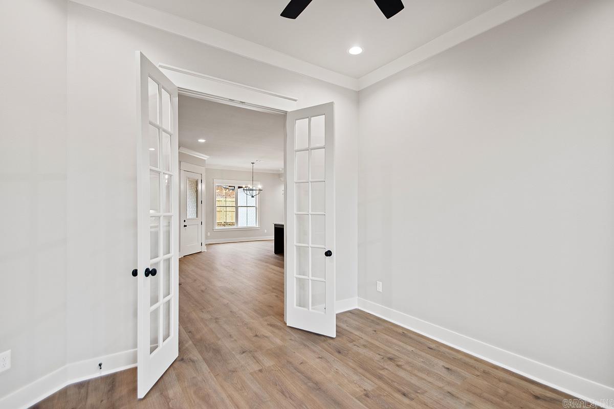 557 Valley Oak Drive Property Photo 4