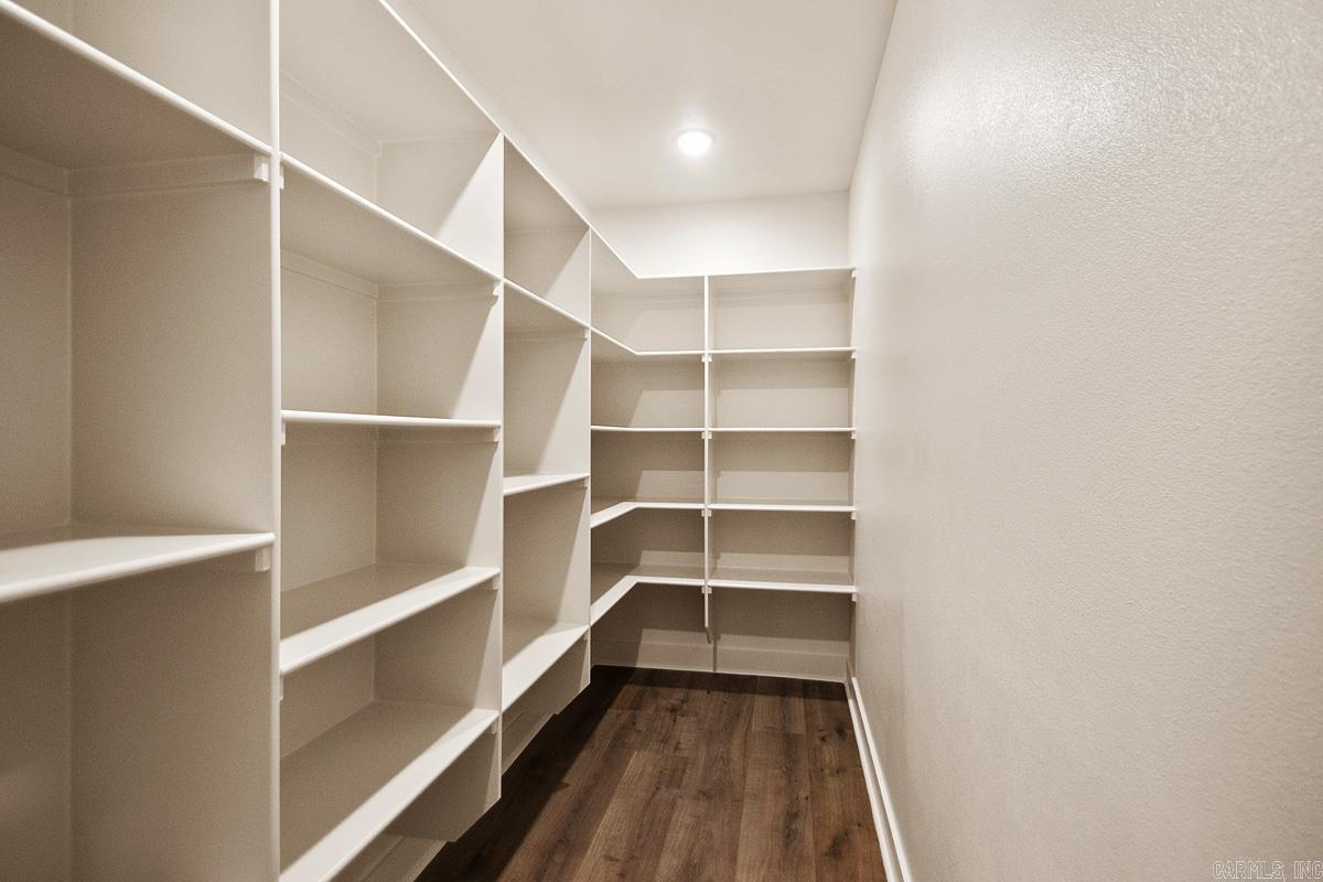 557 Valley Oak Drive Property Photo 12