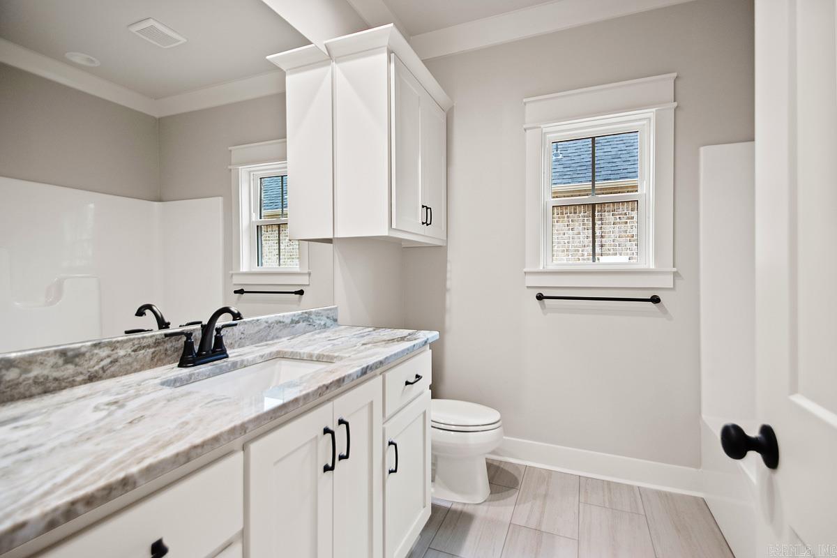557 Valley Oak Drive Property Photo 18