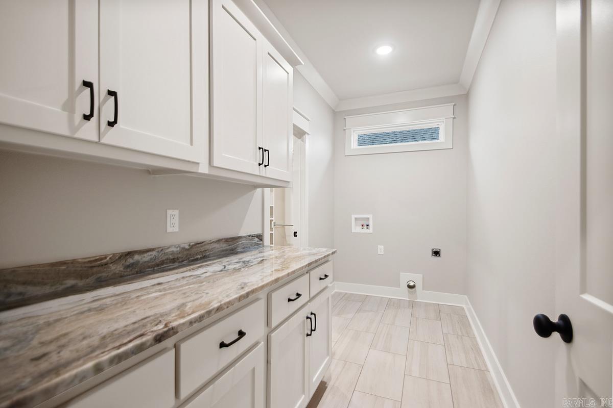 557 Valley Oak Drive Property Photo 21