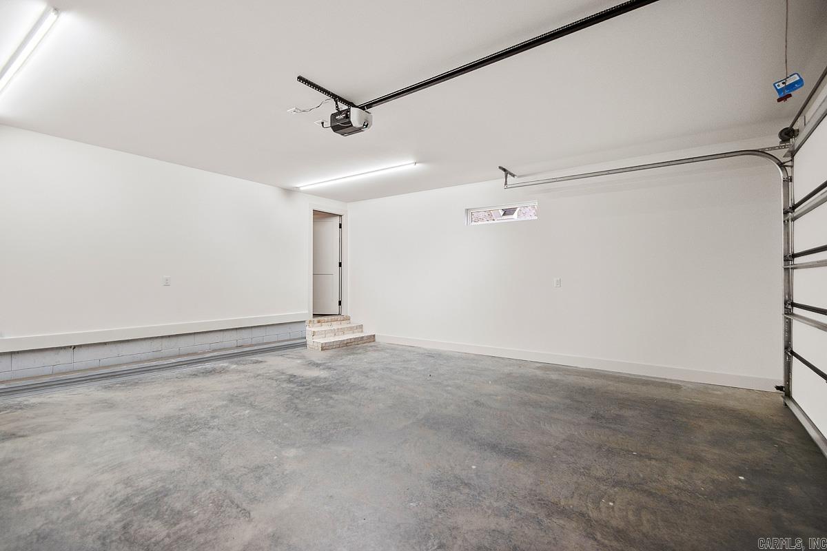 557 Valley Oak Drive Property Photo 30