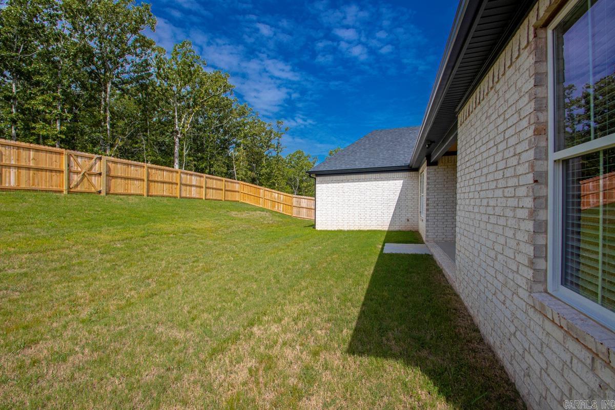 557 Valley Oak Drive Property Photo 32