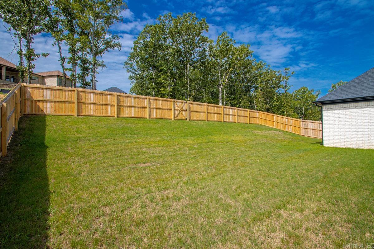 557 Valley Oak Drive Property Photo 33