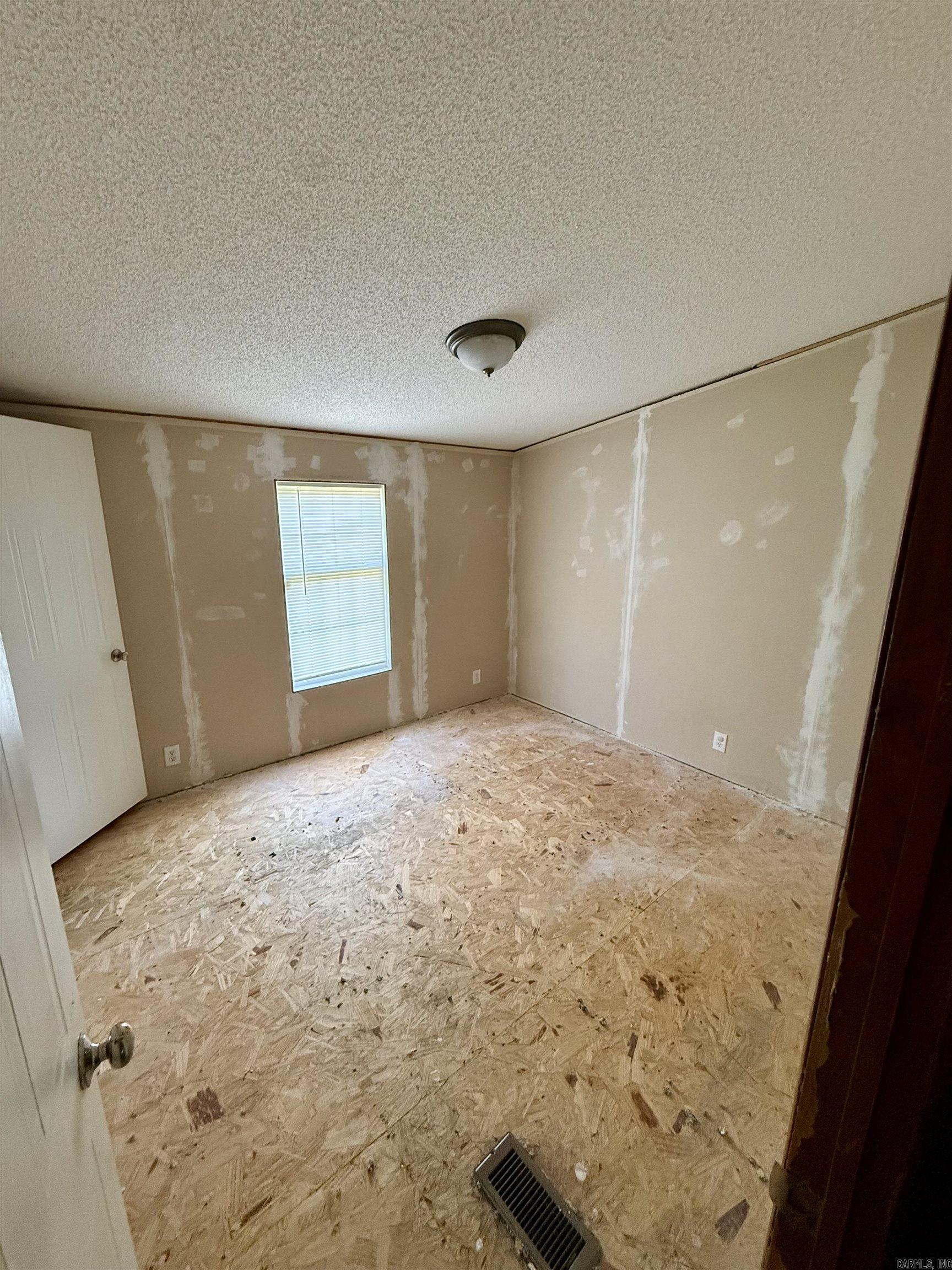955 Nctr Rd. Property Photo 7