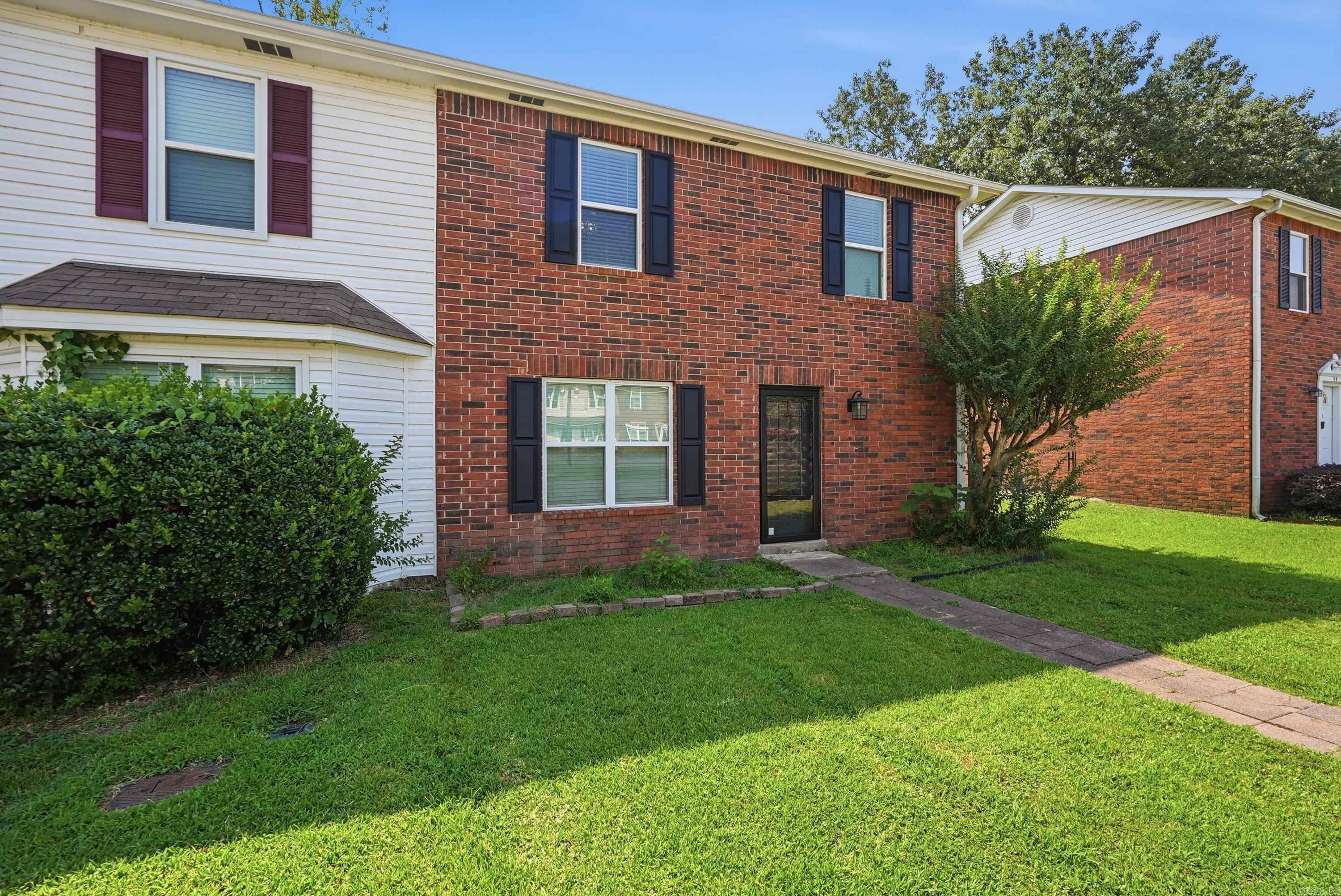 200 Pine Forest E1 Property Photo 2