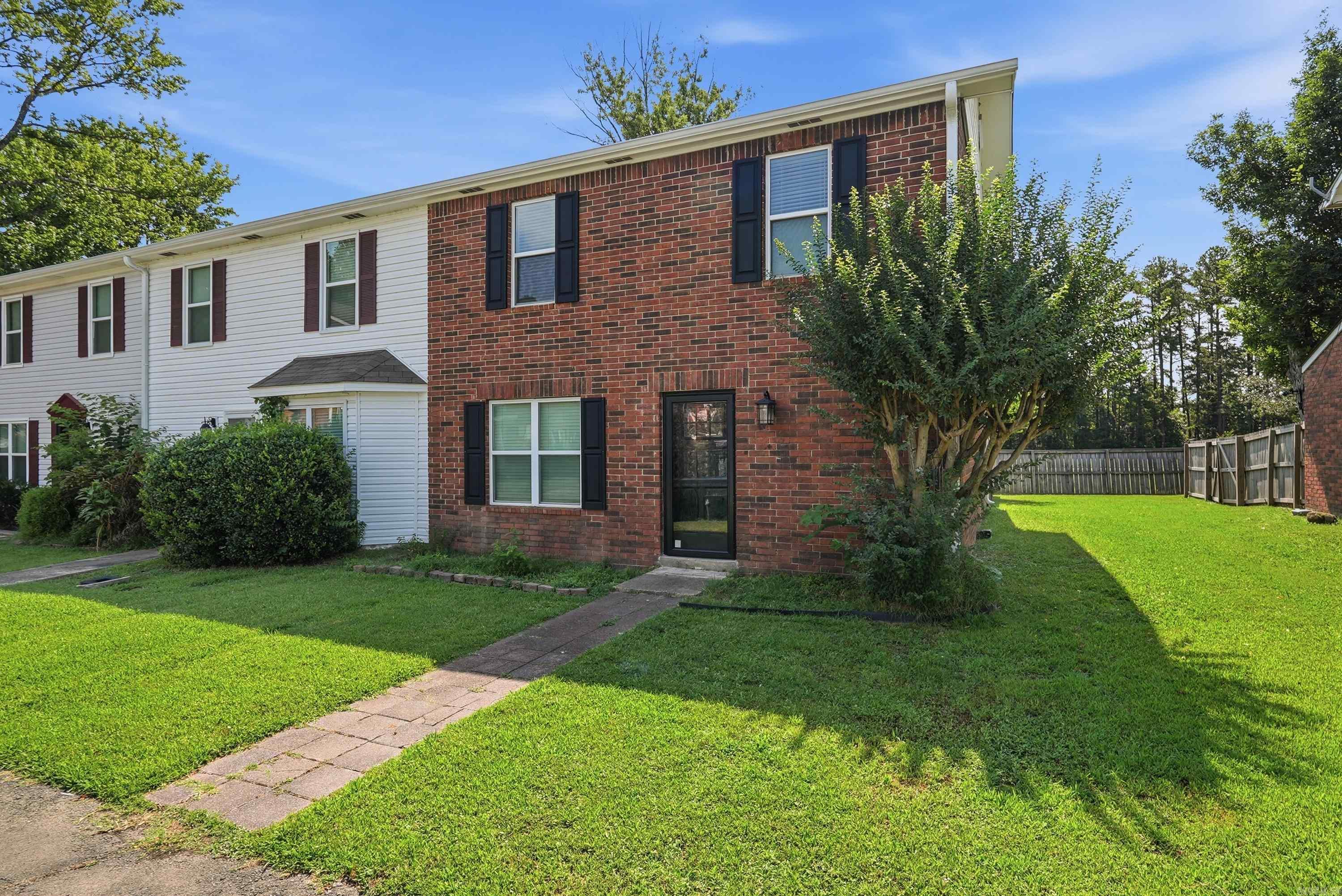 200 Pine Forest E1 Property Photo 3
