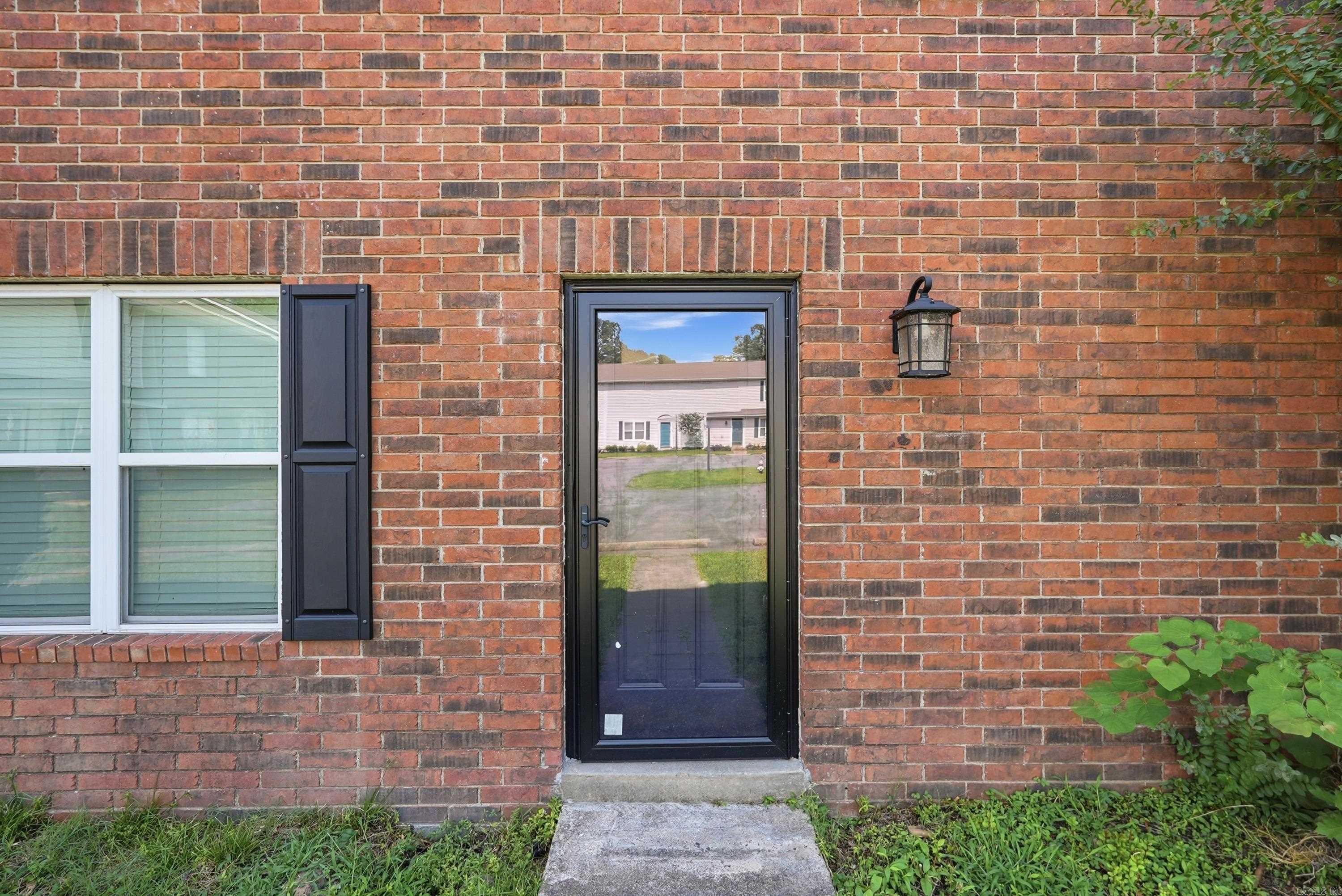 200 Pine Forest E1 Property Photo 5