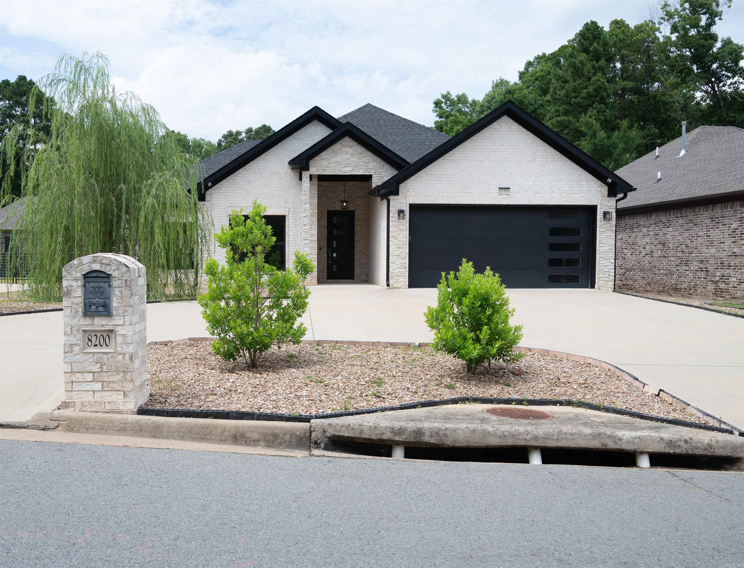 8200 Kanis Pines Drive Property Photo 1