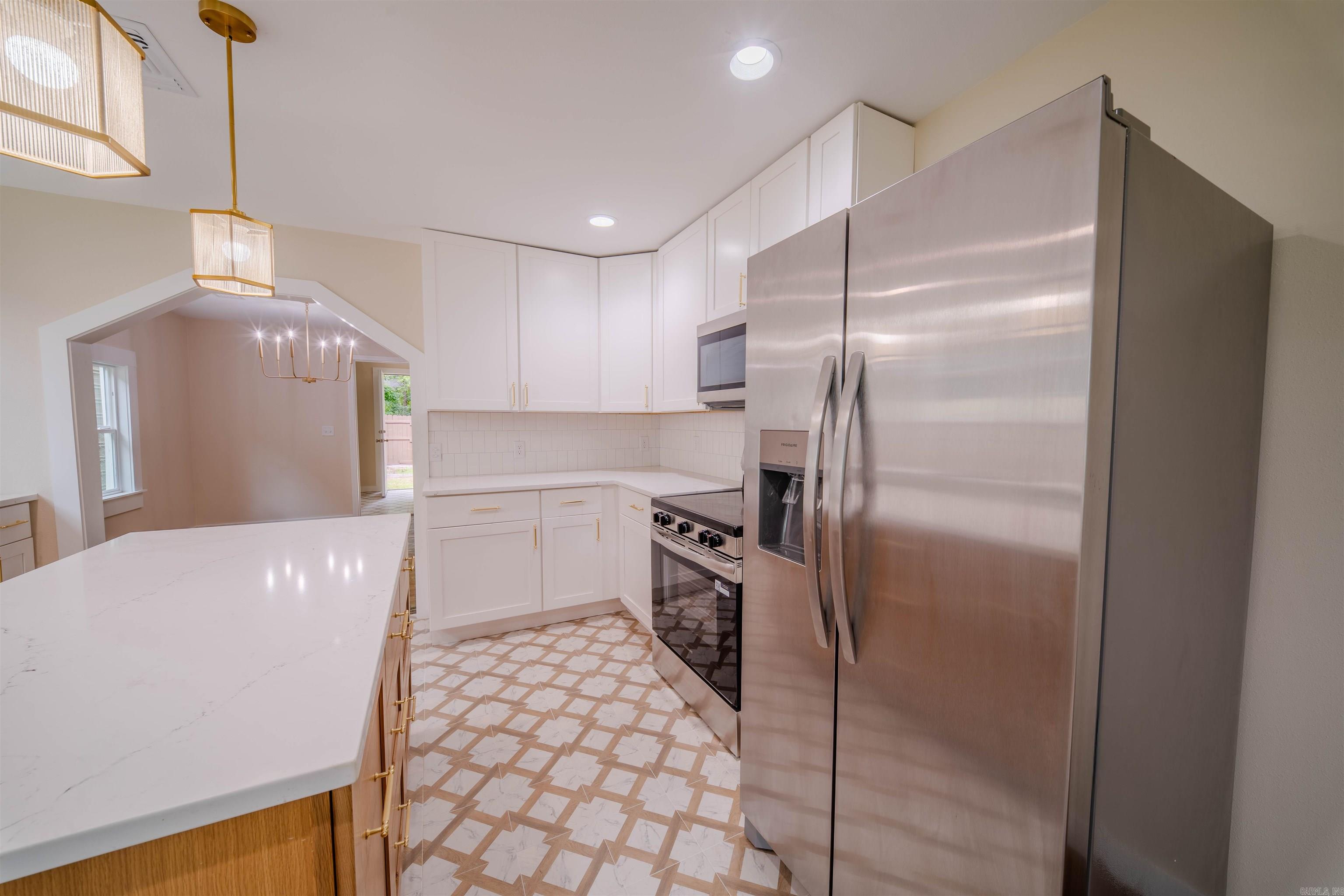 626 Mahony St Property Photo 9