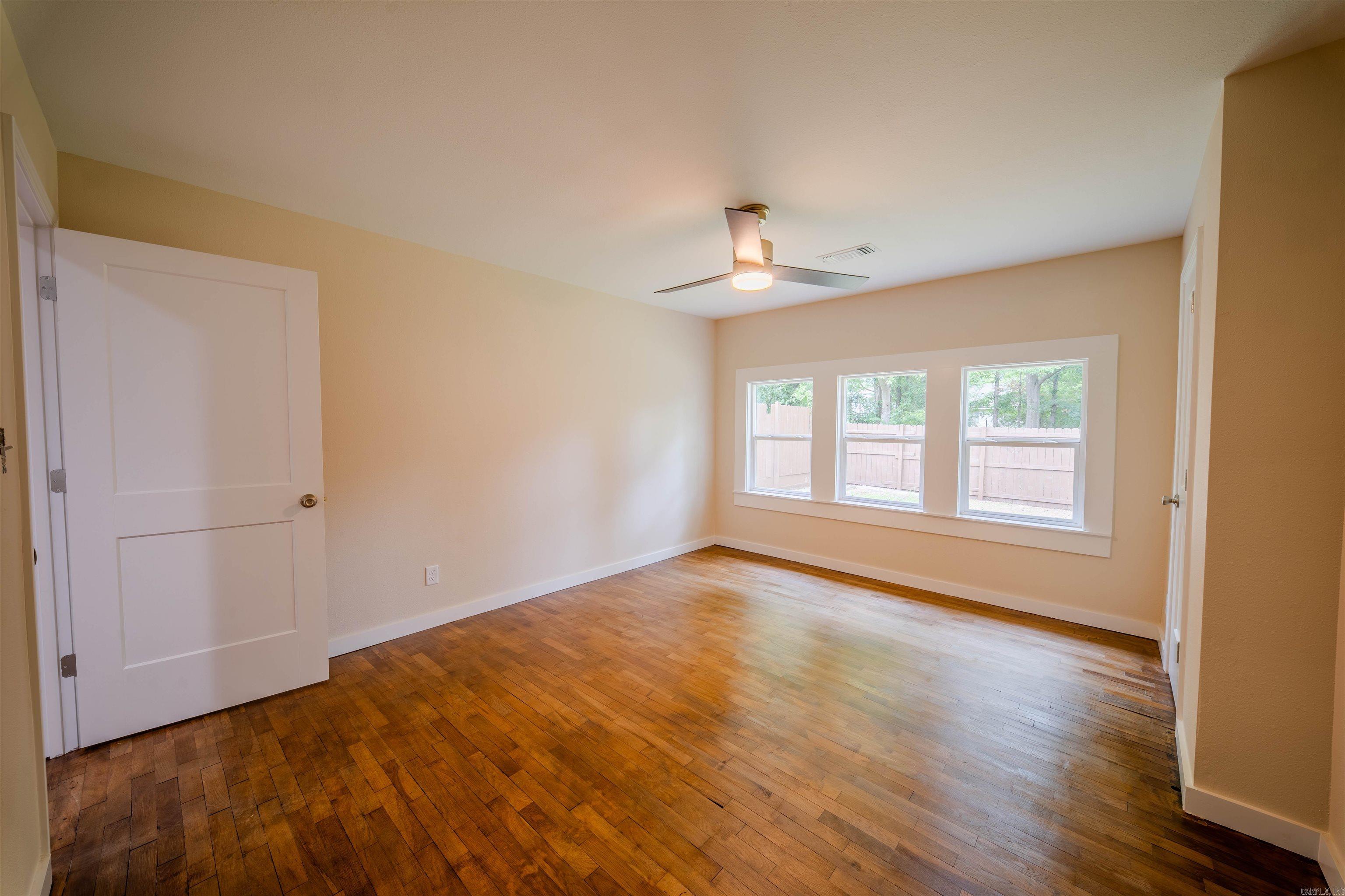 626 Mahony St Property Photo 16