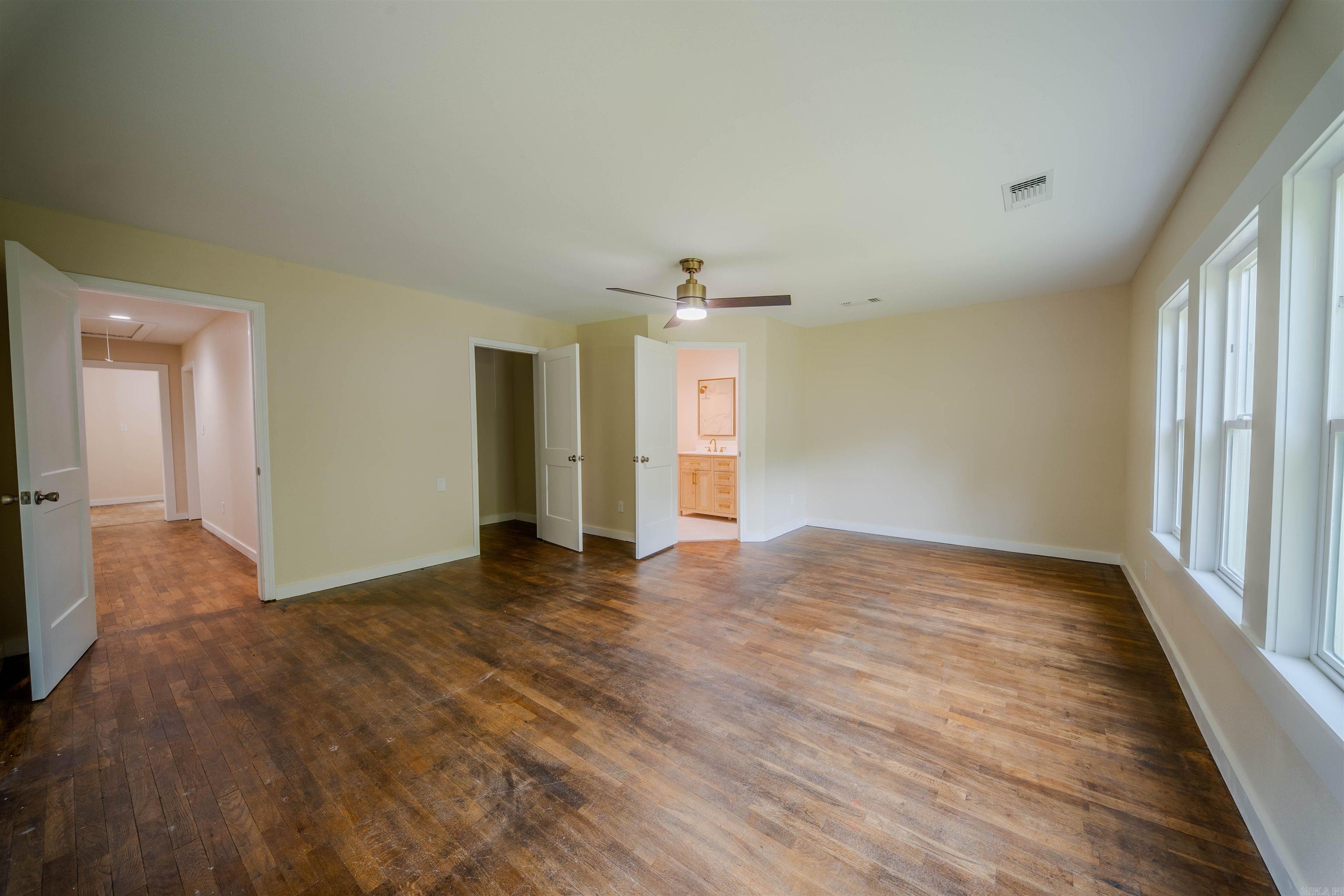 626 Mahony St Property Photo 24