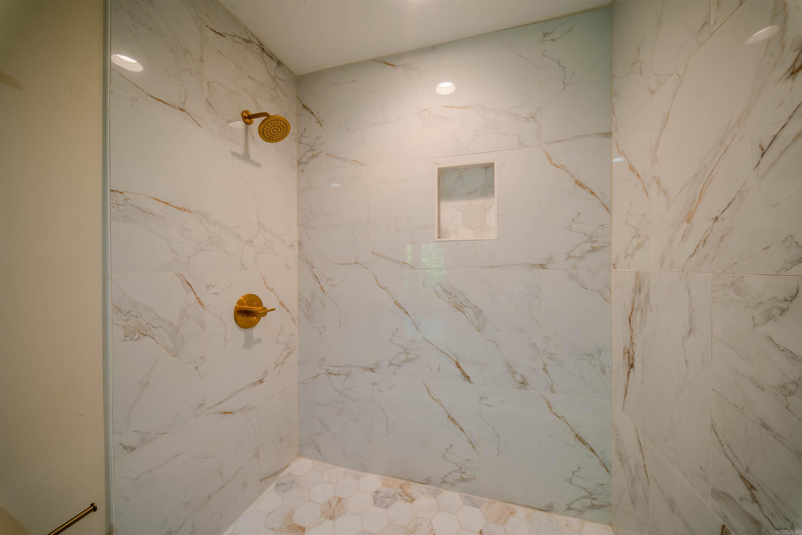 626 Mahony St Property Photo 27
