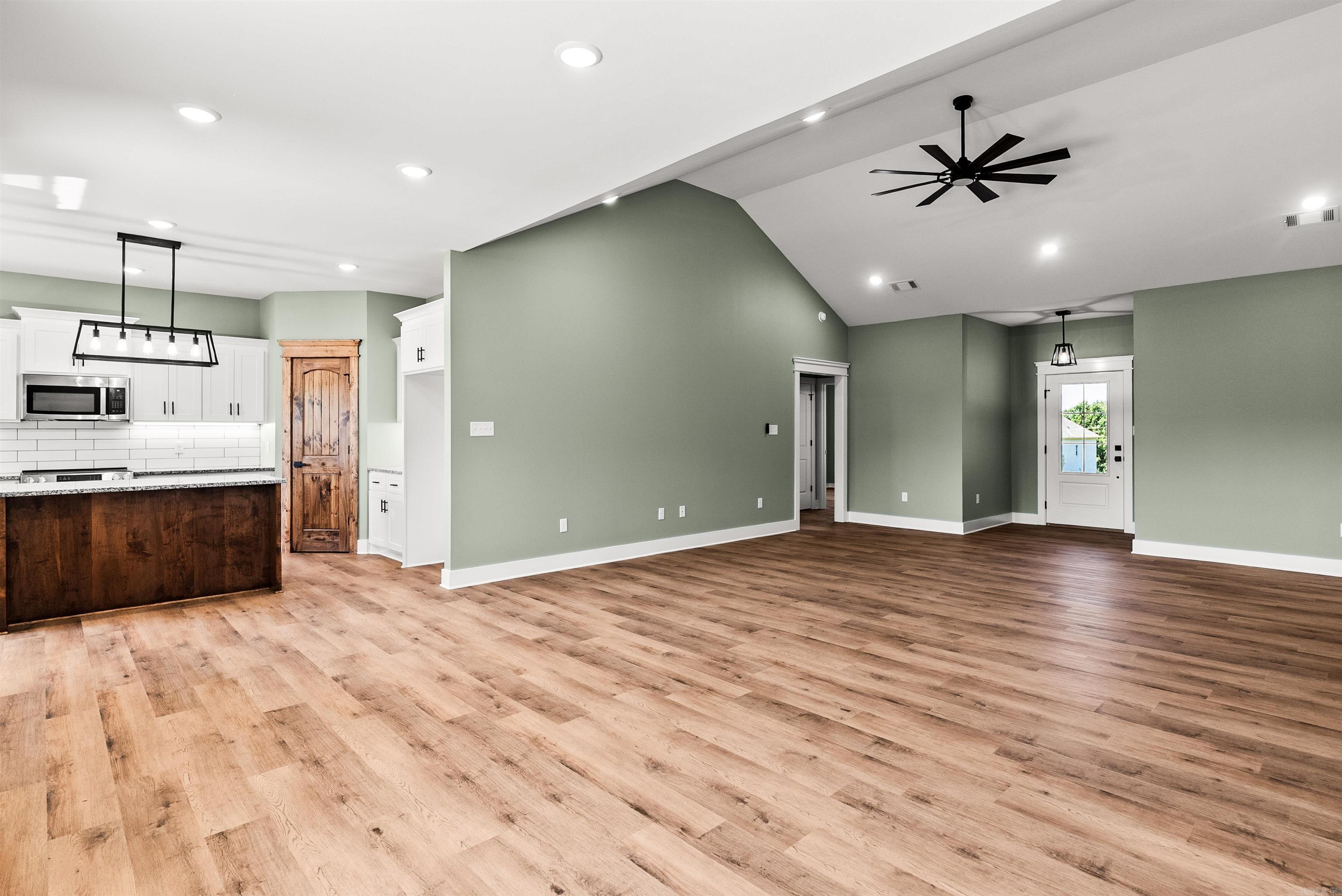 57 Summer Sky Drive Property Photo 7