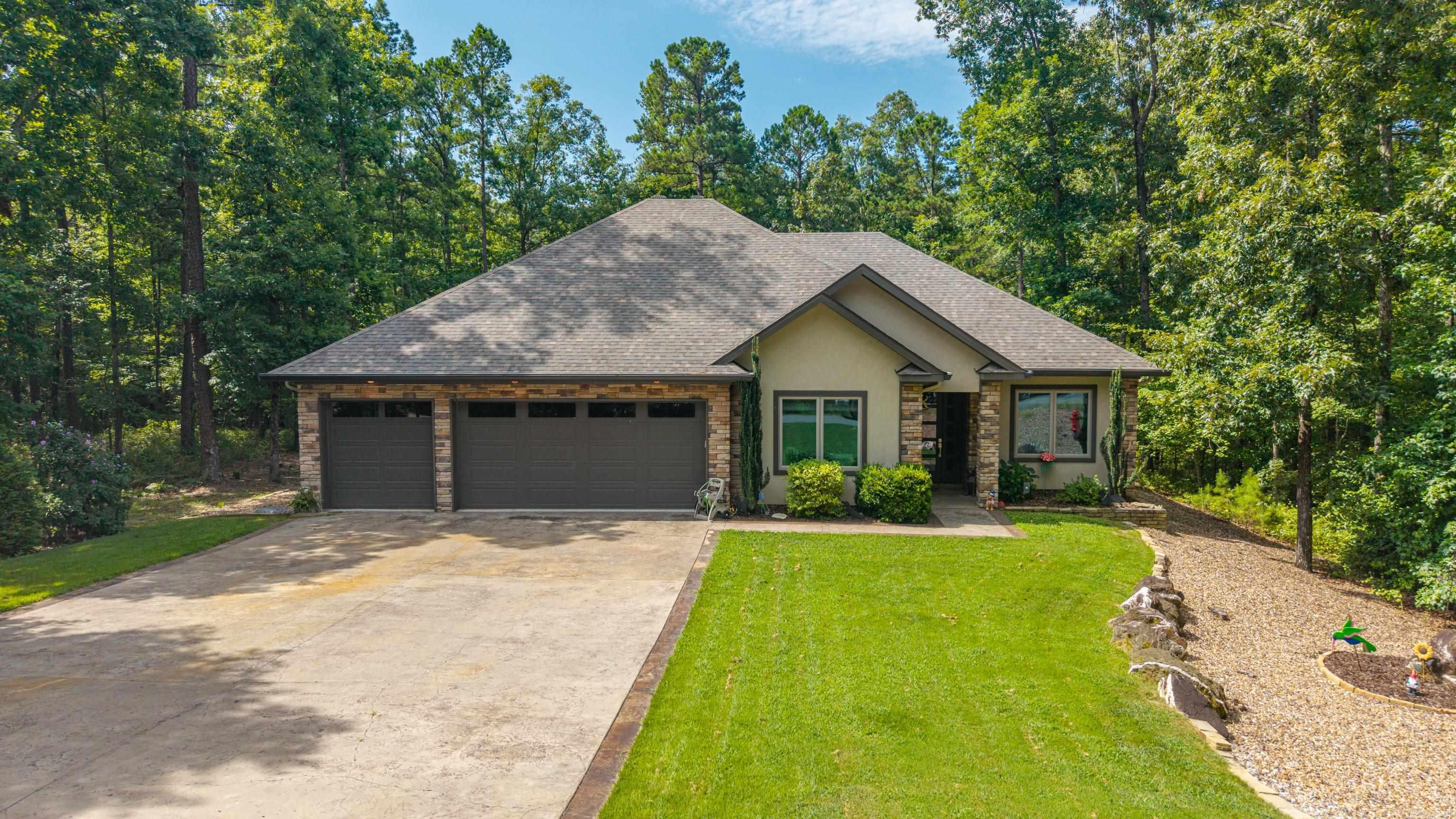 9 Fenix Circle Property Photo 3
