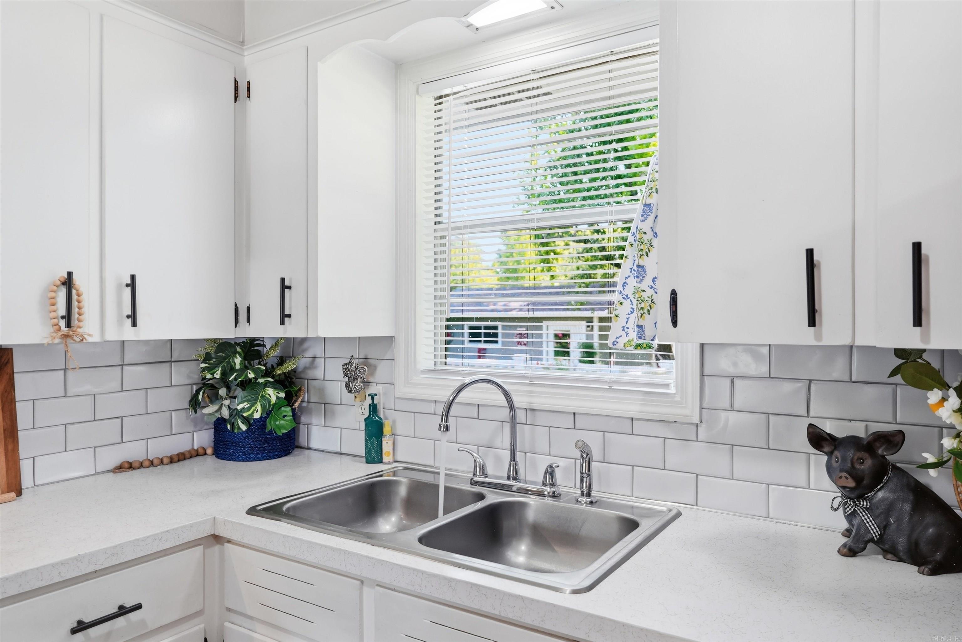 411 Lee Street Property Photo 13