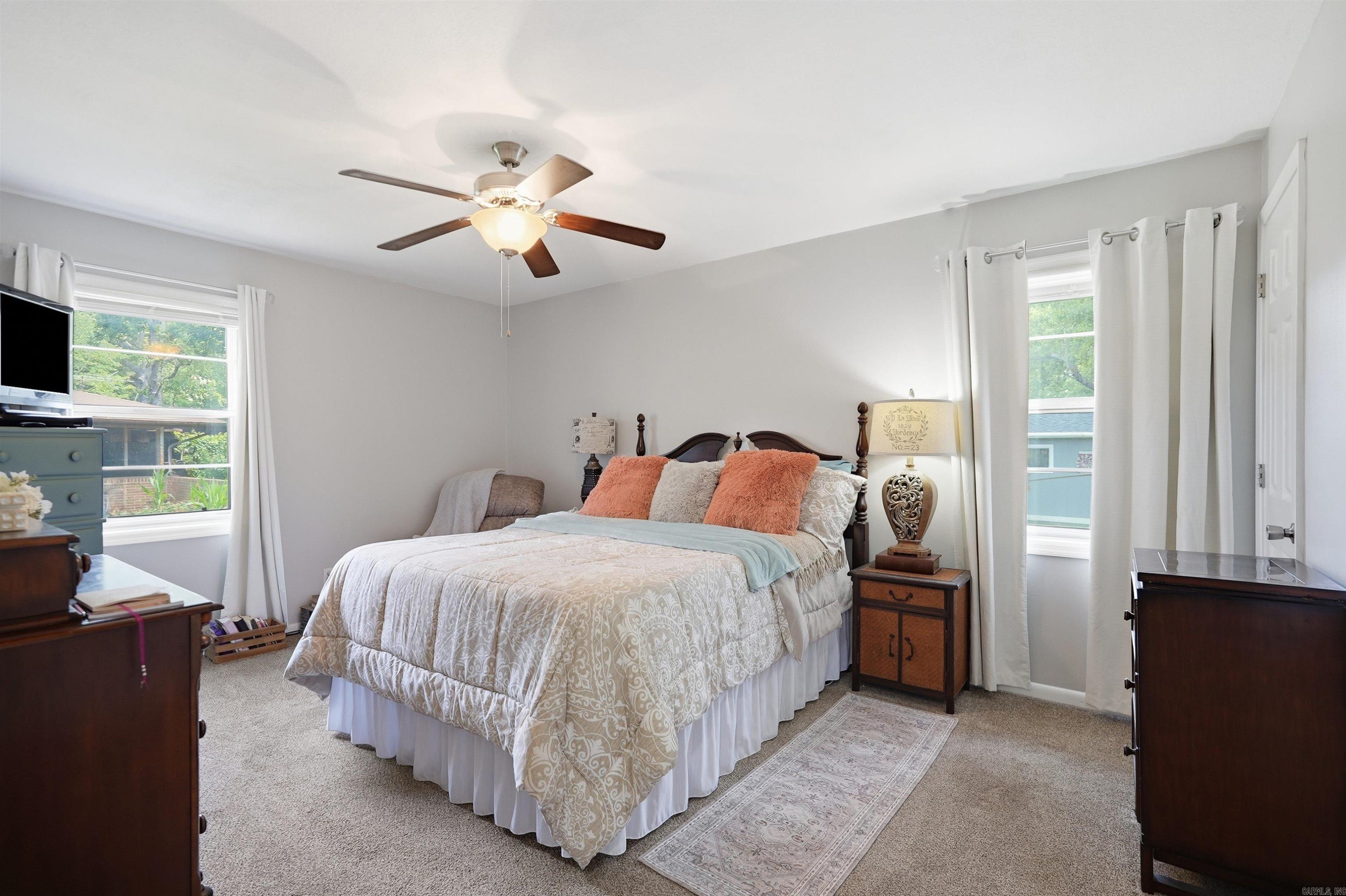 411 Lee Street Property Photo 18