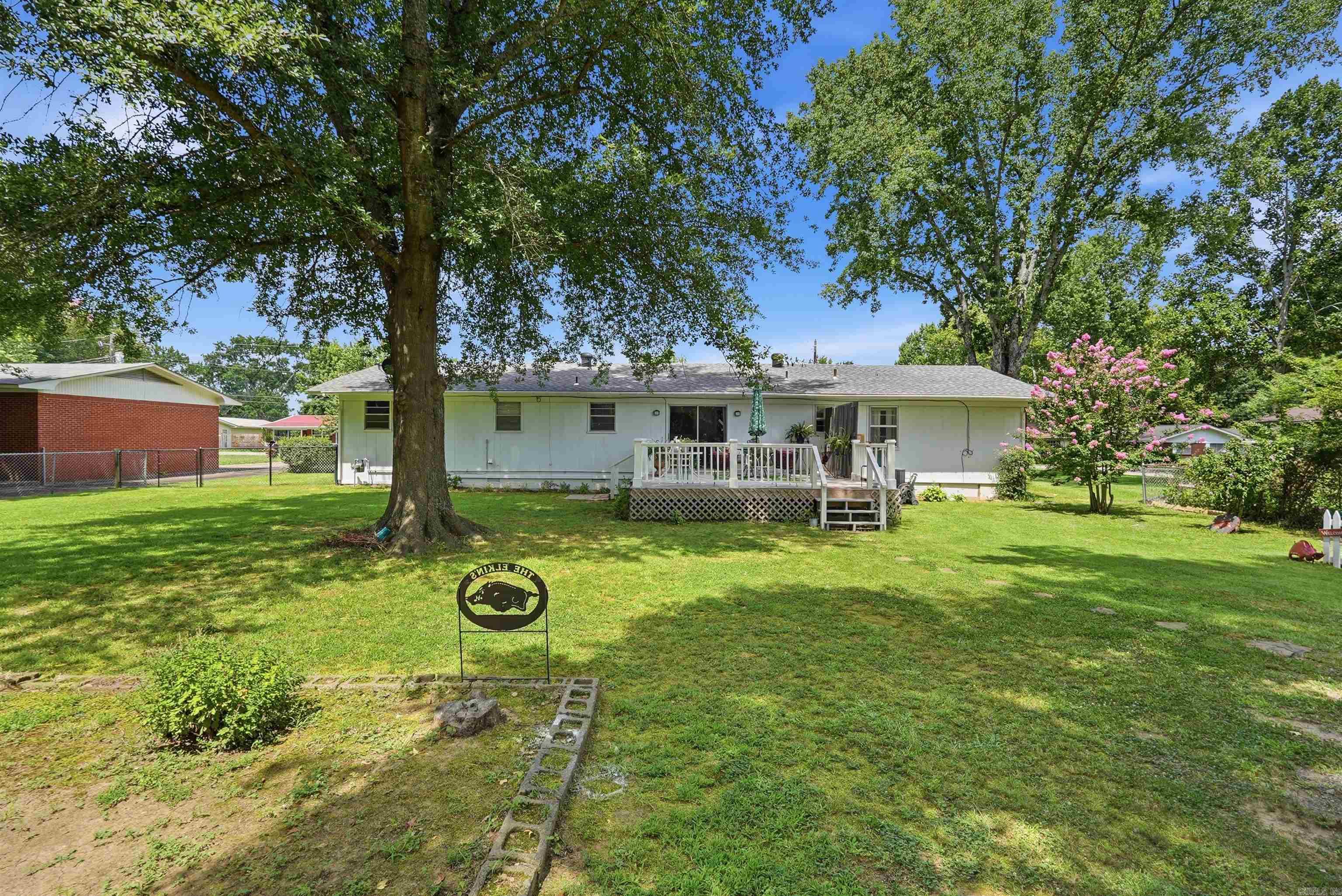 411 Lee Street Property Photo 25