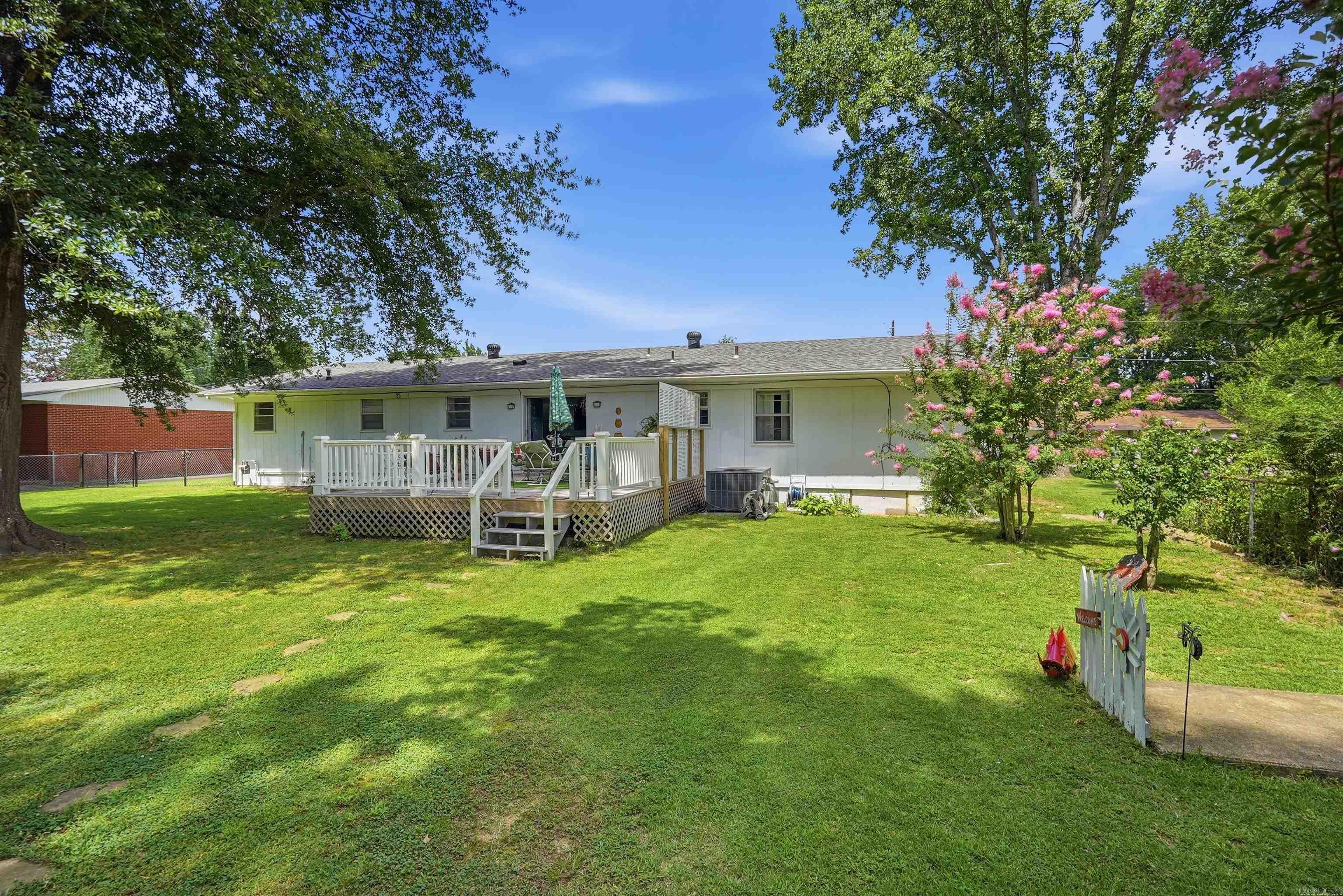 411 Lee Street Property Photo 26