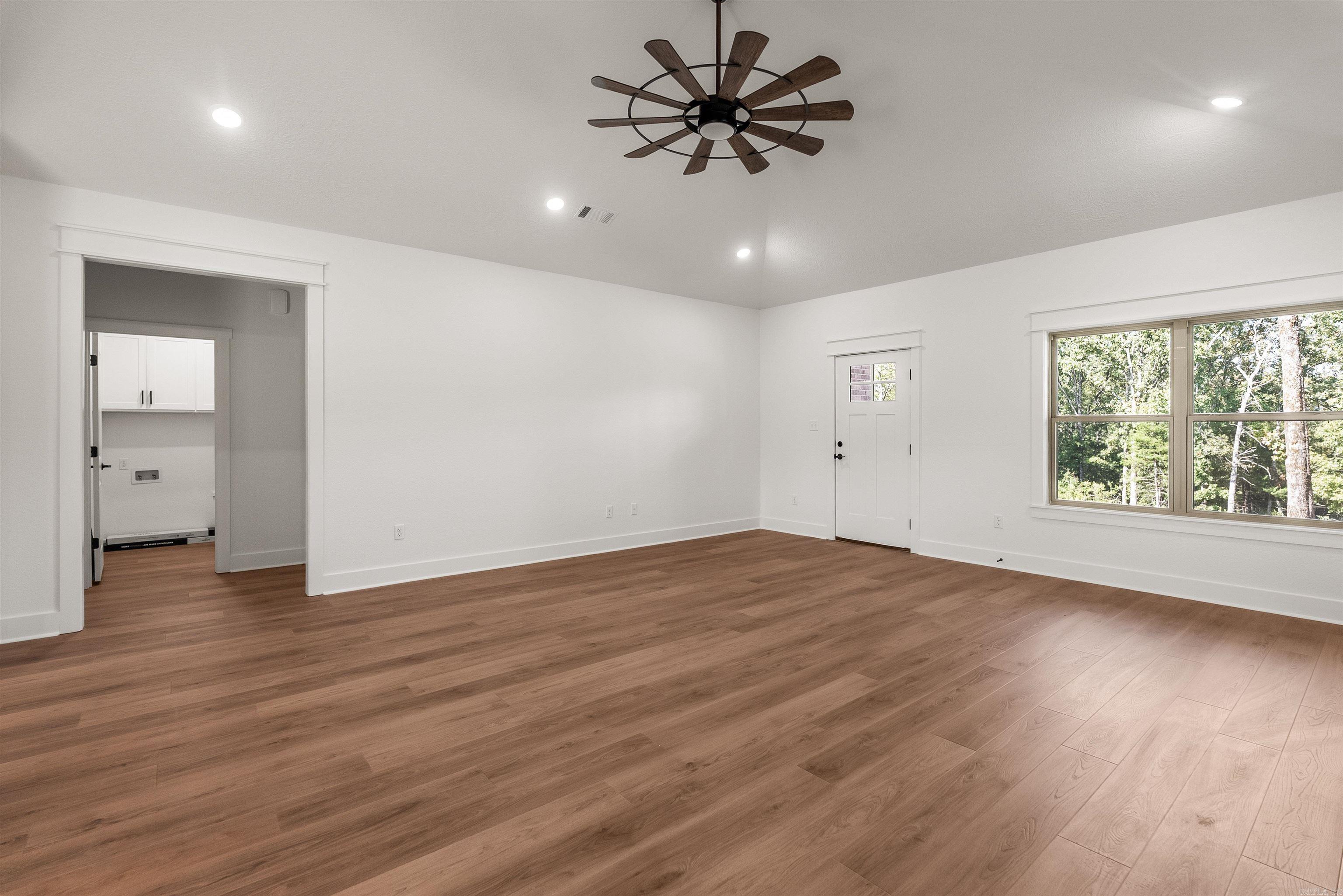 37 Summer Sky Drive Property Photo 8