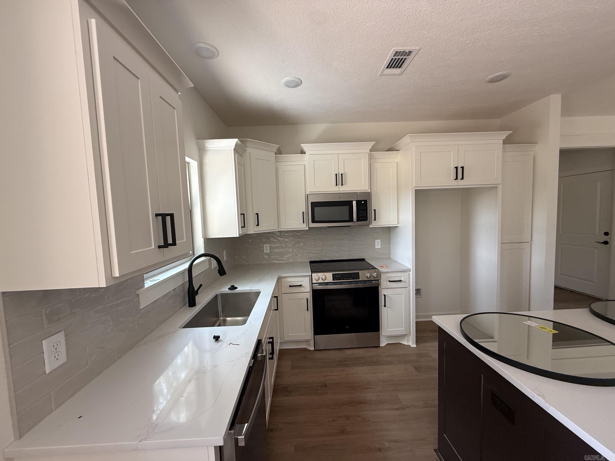 37 Summer Sky Drive Property Photo 11