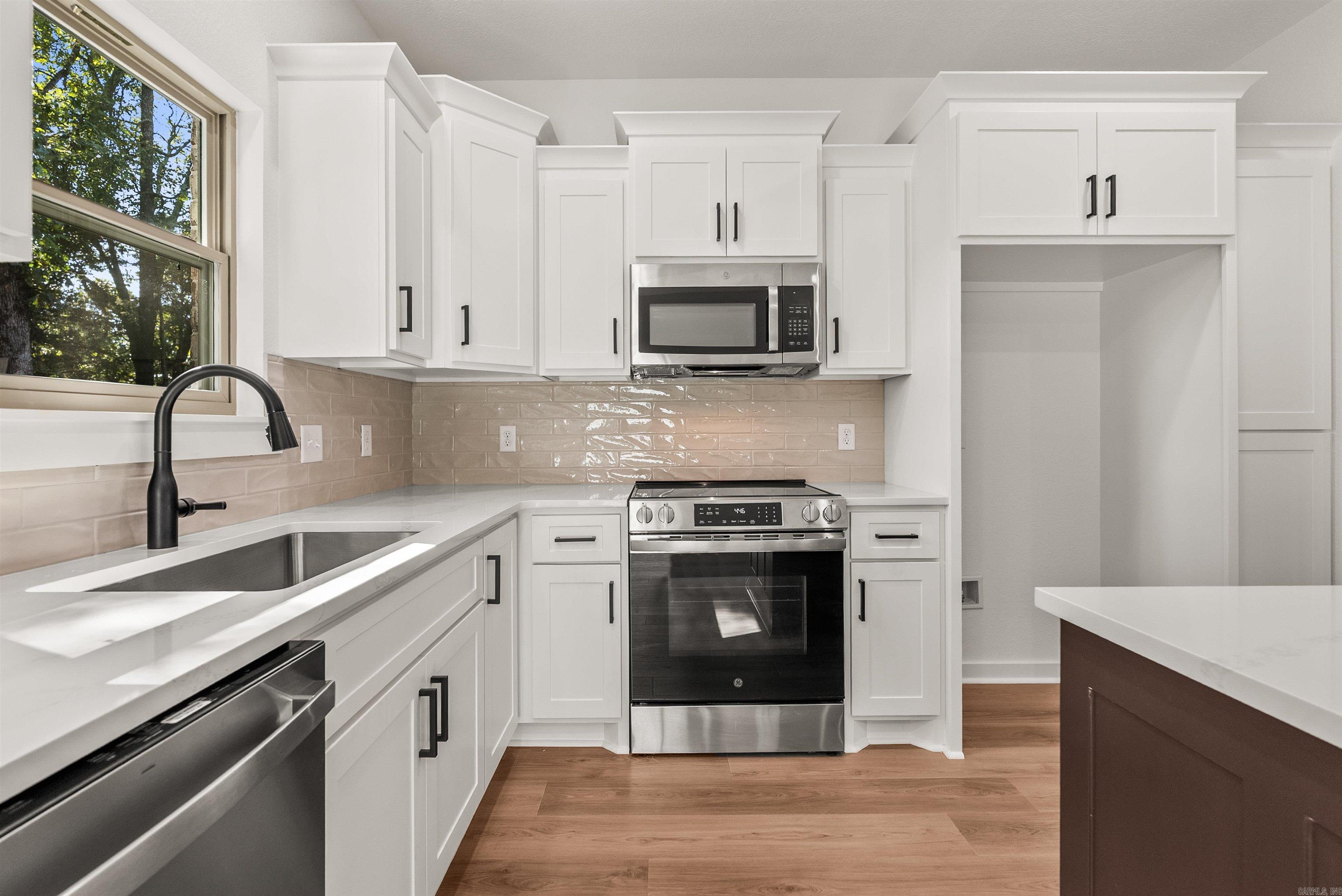 37 Summer Sky Drive Property Photo 14