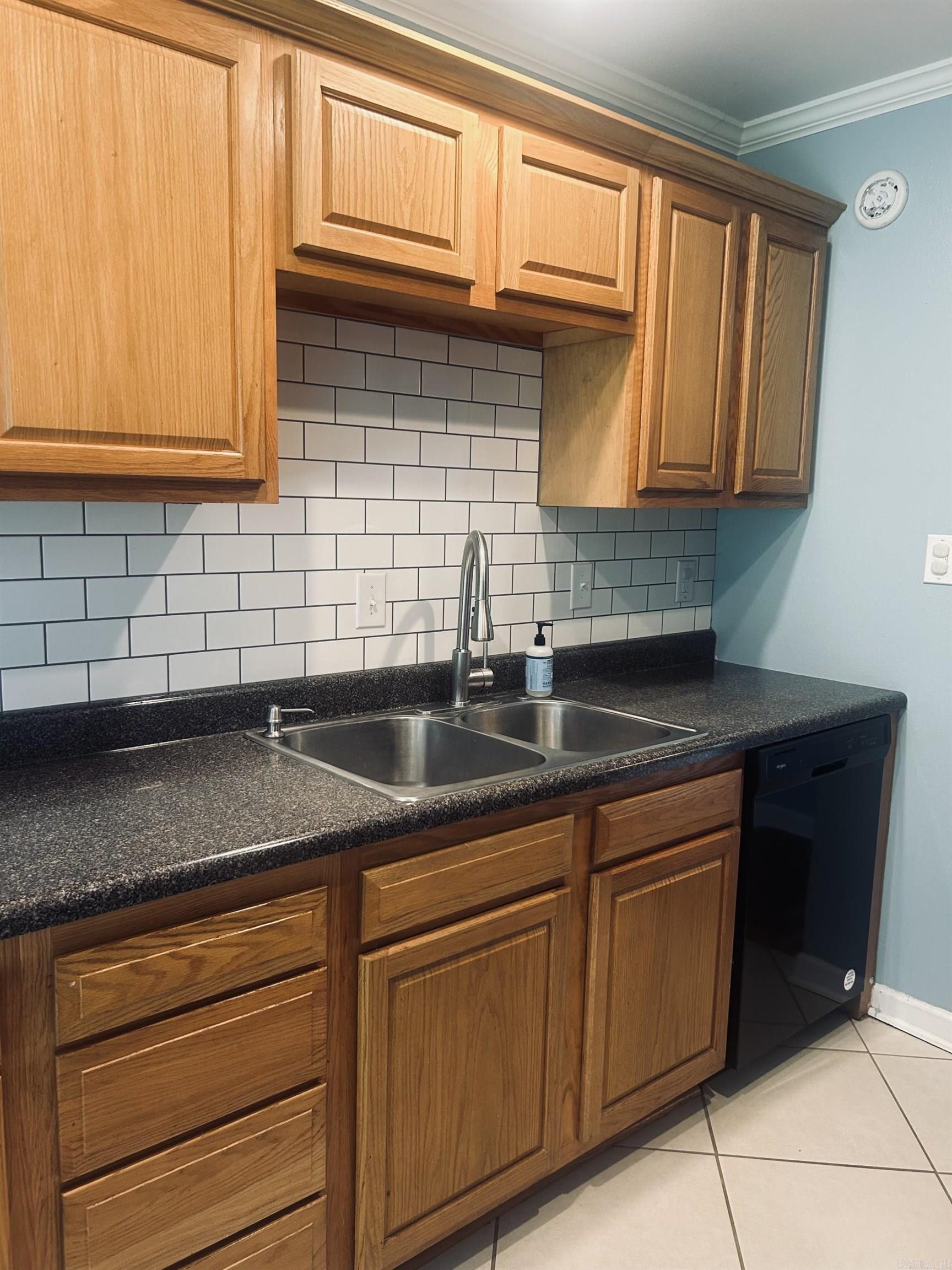 618 Huck Finn Boulevard Property Photo 10