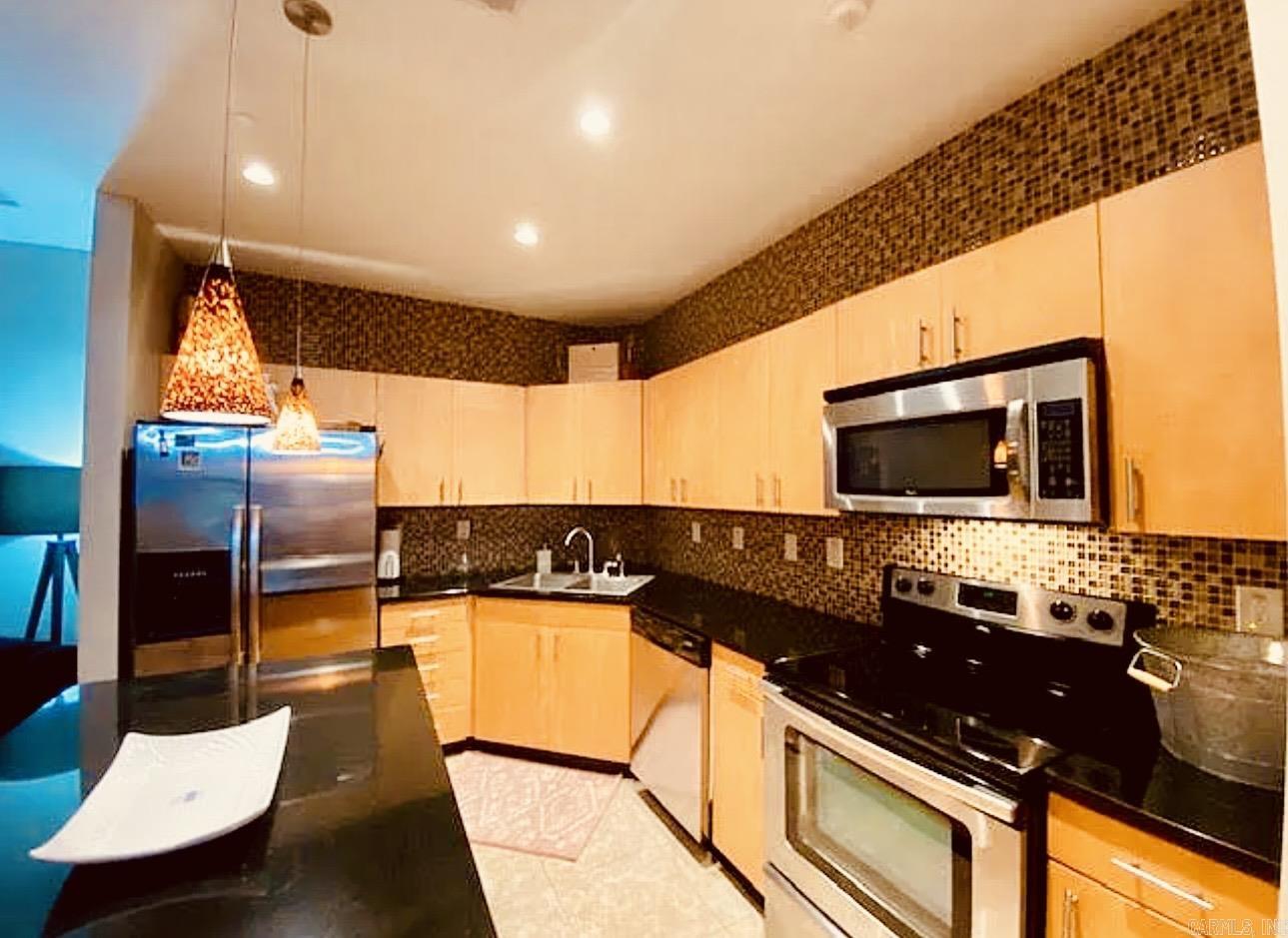 200 River Market Avenue 704 Property Photo 8