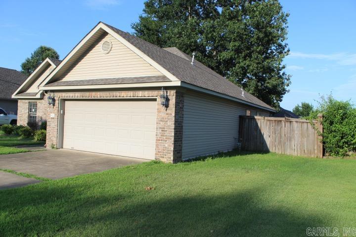 3022 Brenda Drive Property Photo 4
