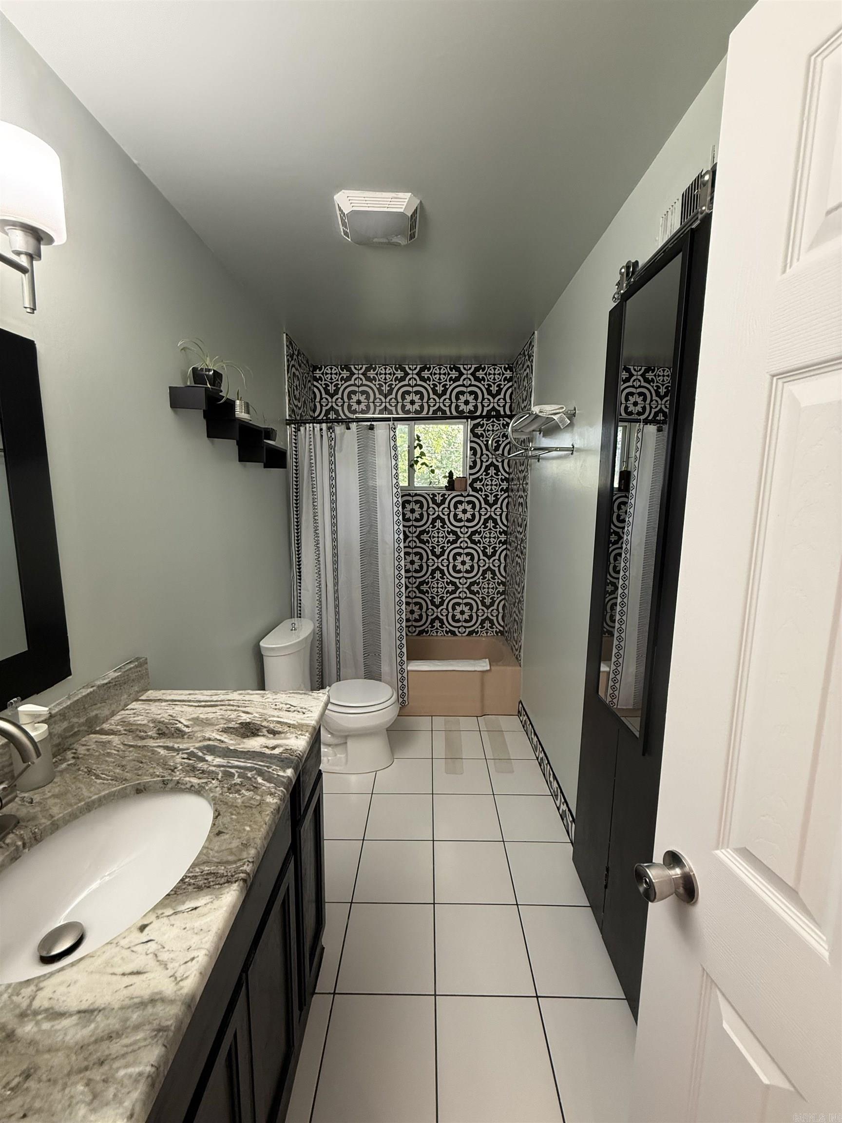 513 Hayes Property Photo 9