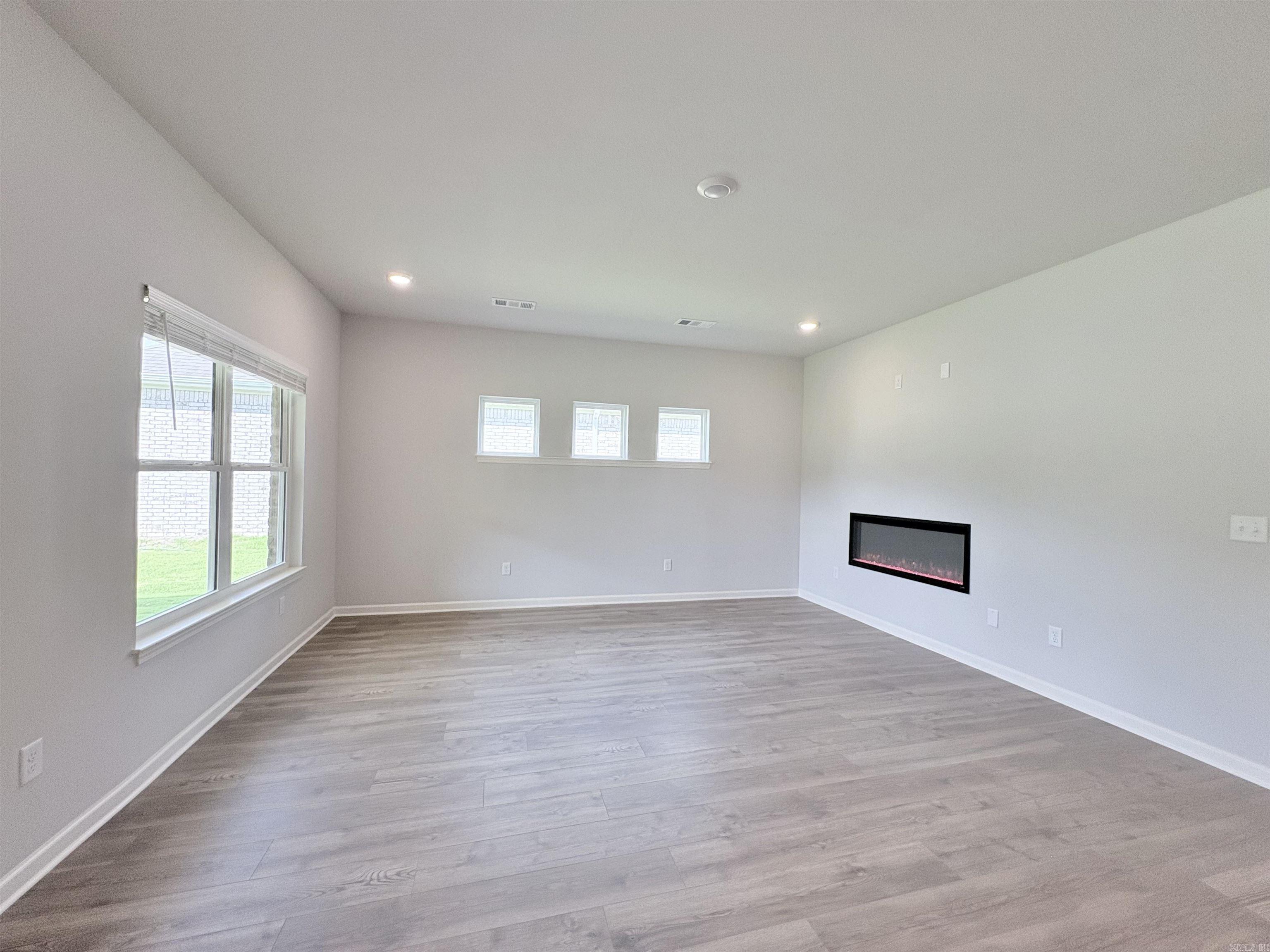 4905 Edgemont Drive Property Photo 6