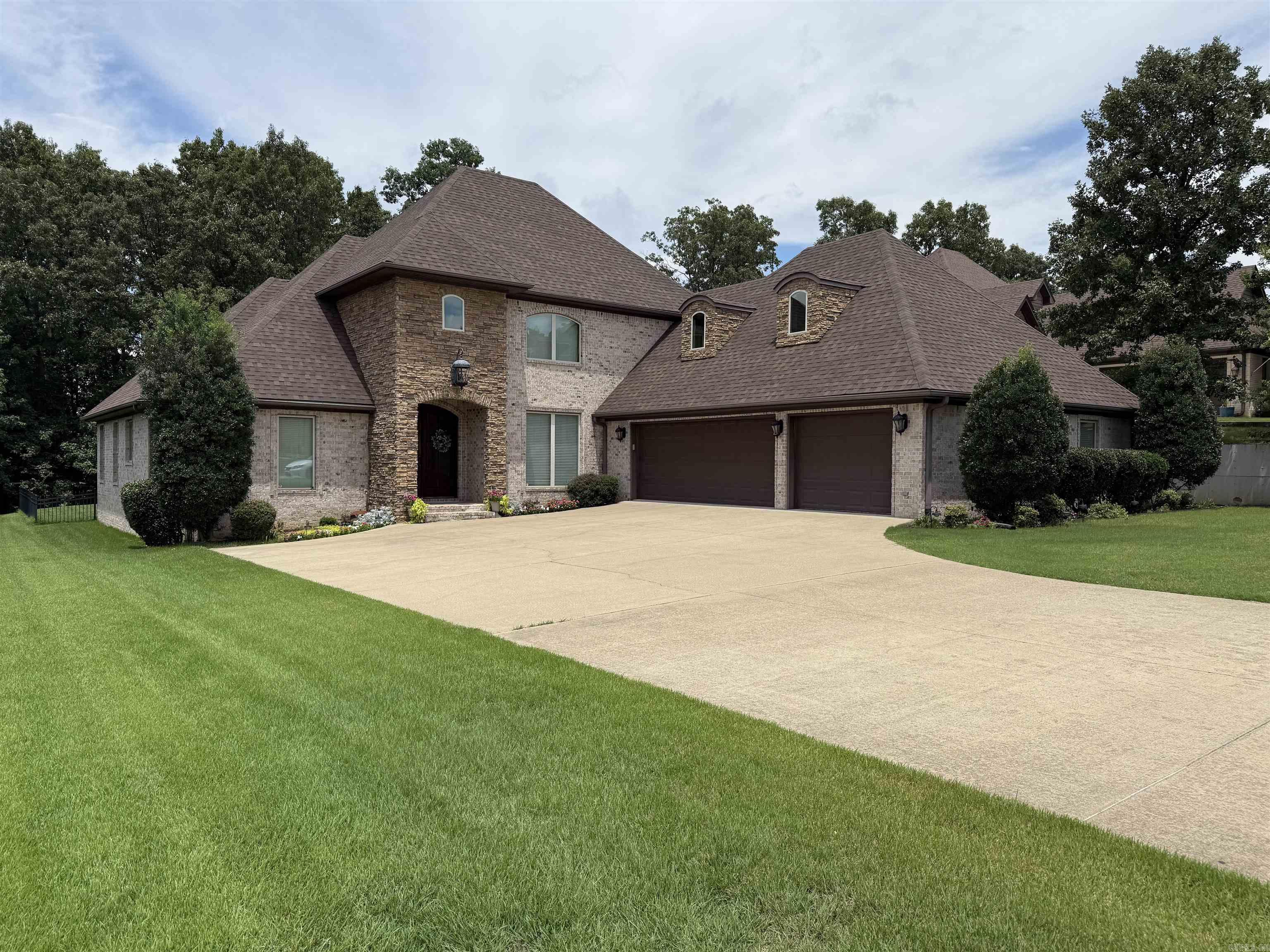 4920 Winged Foot Property Photo 1