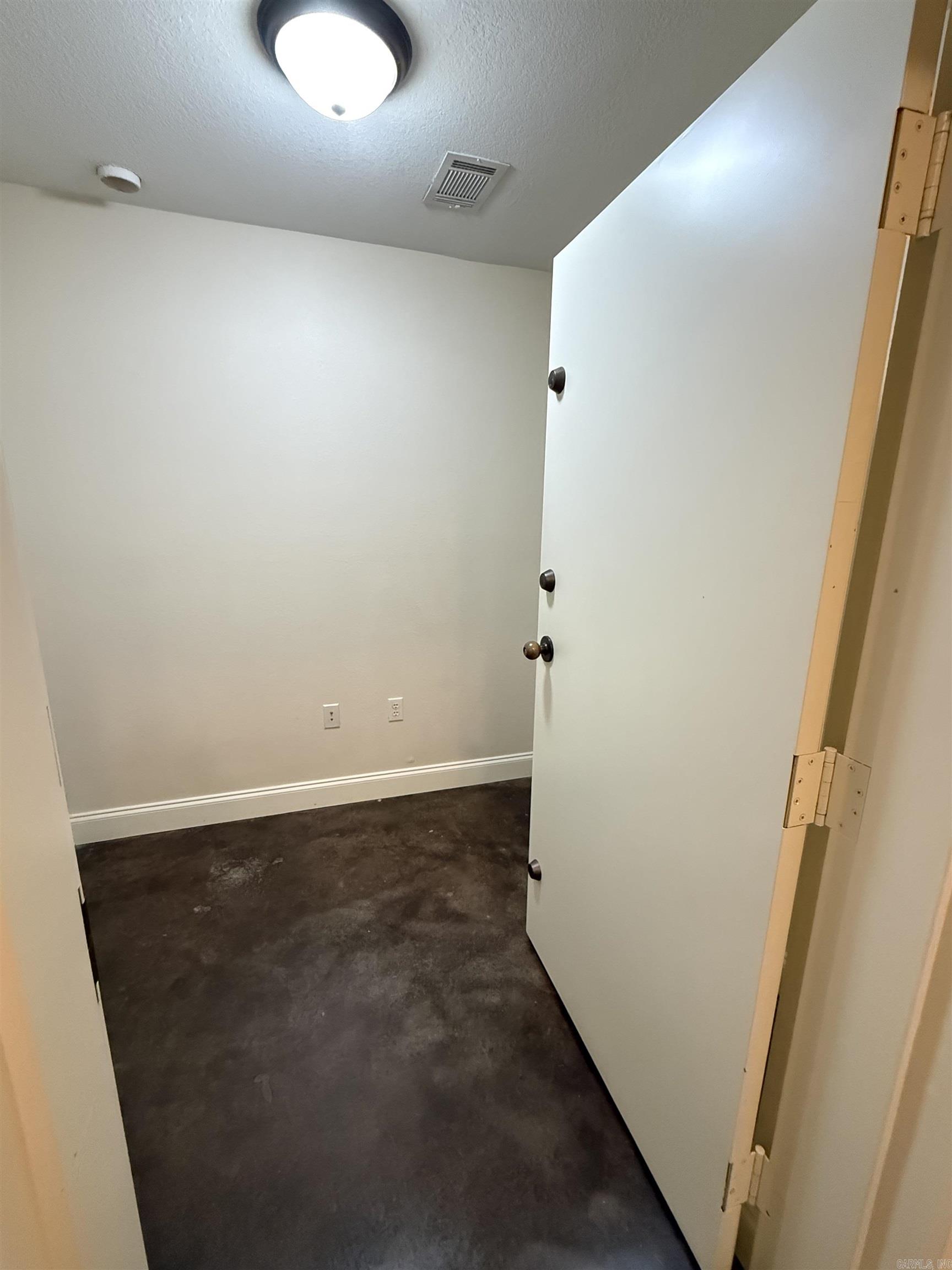 4920 Winged Foot Property Photo 16