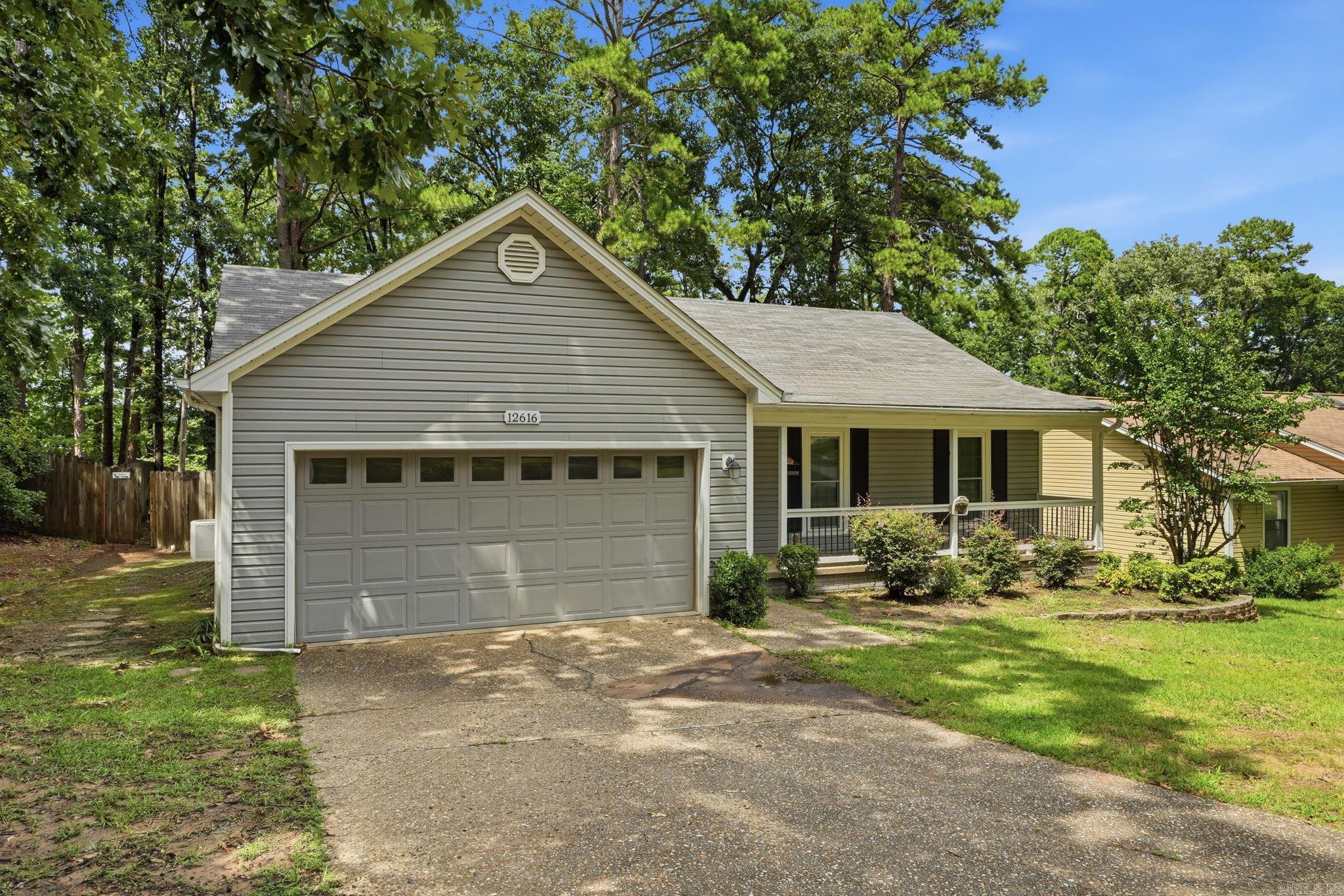 12616 Timber Hill Property Photo 2
