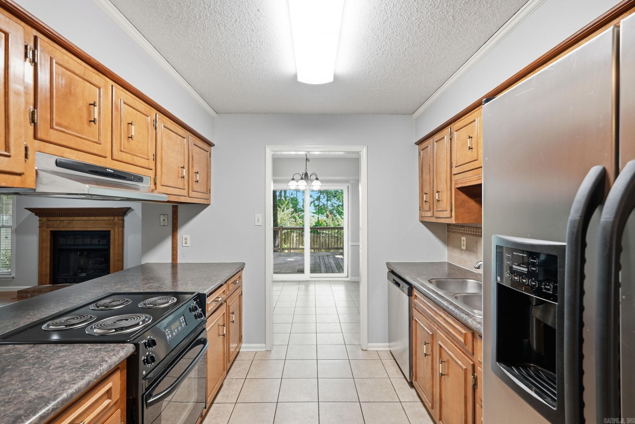 12616 Timber Hill Property Photo 5