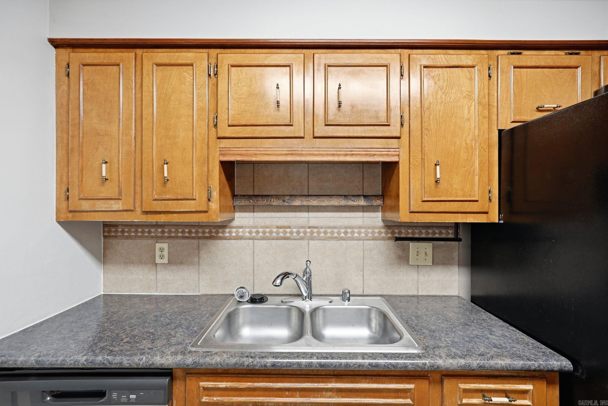 12616 Timber Hill Property Photo 9