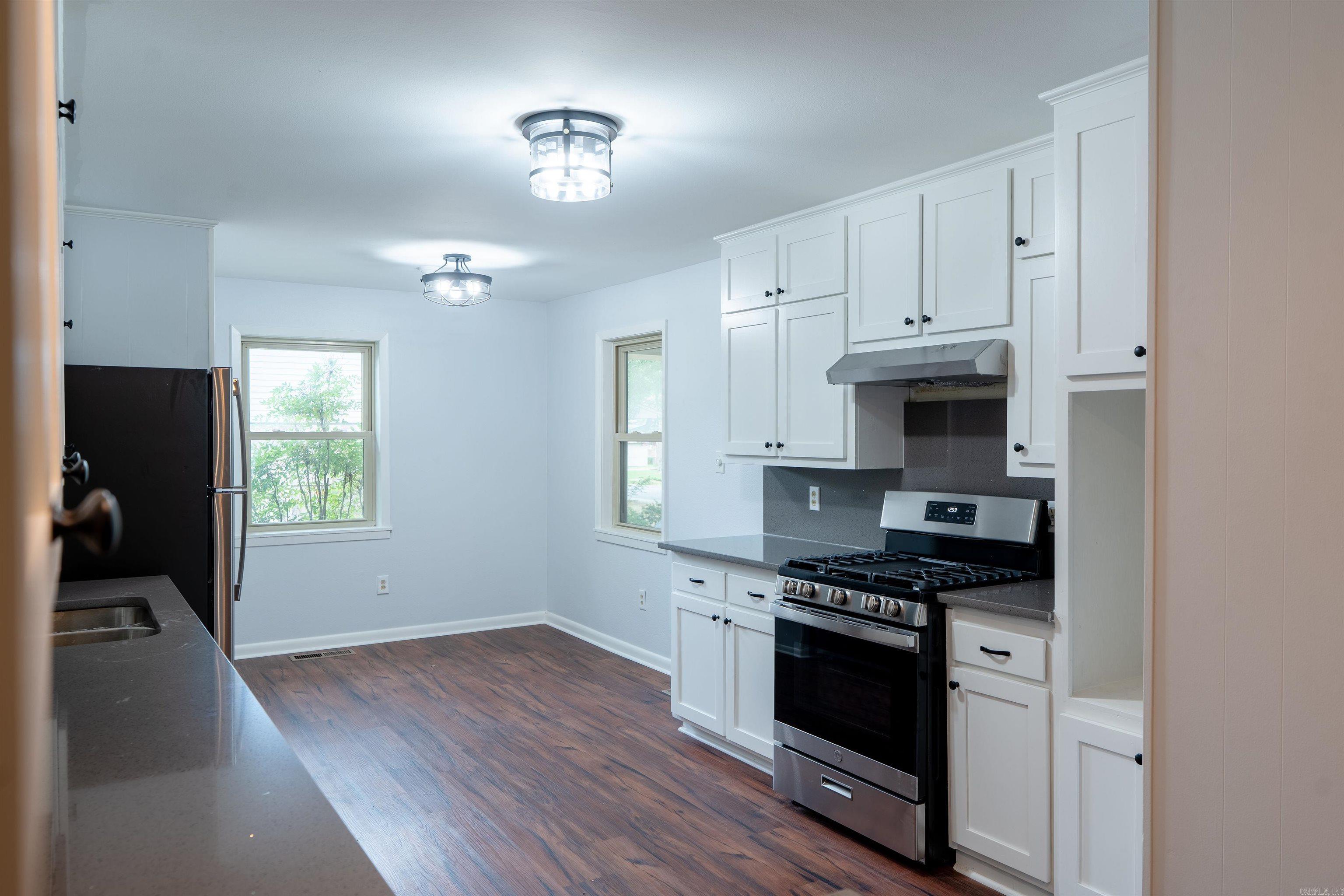 1902 W Arch Property Photo 7