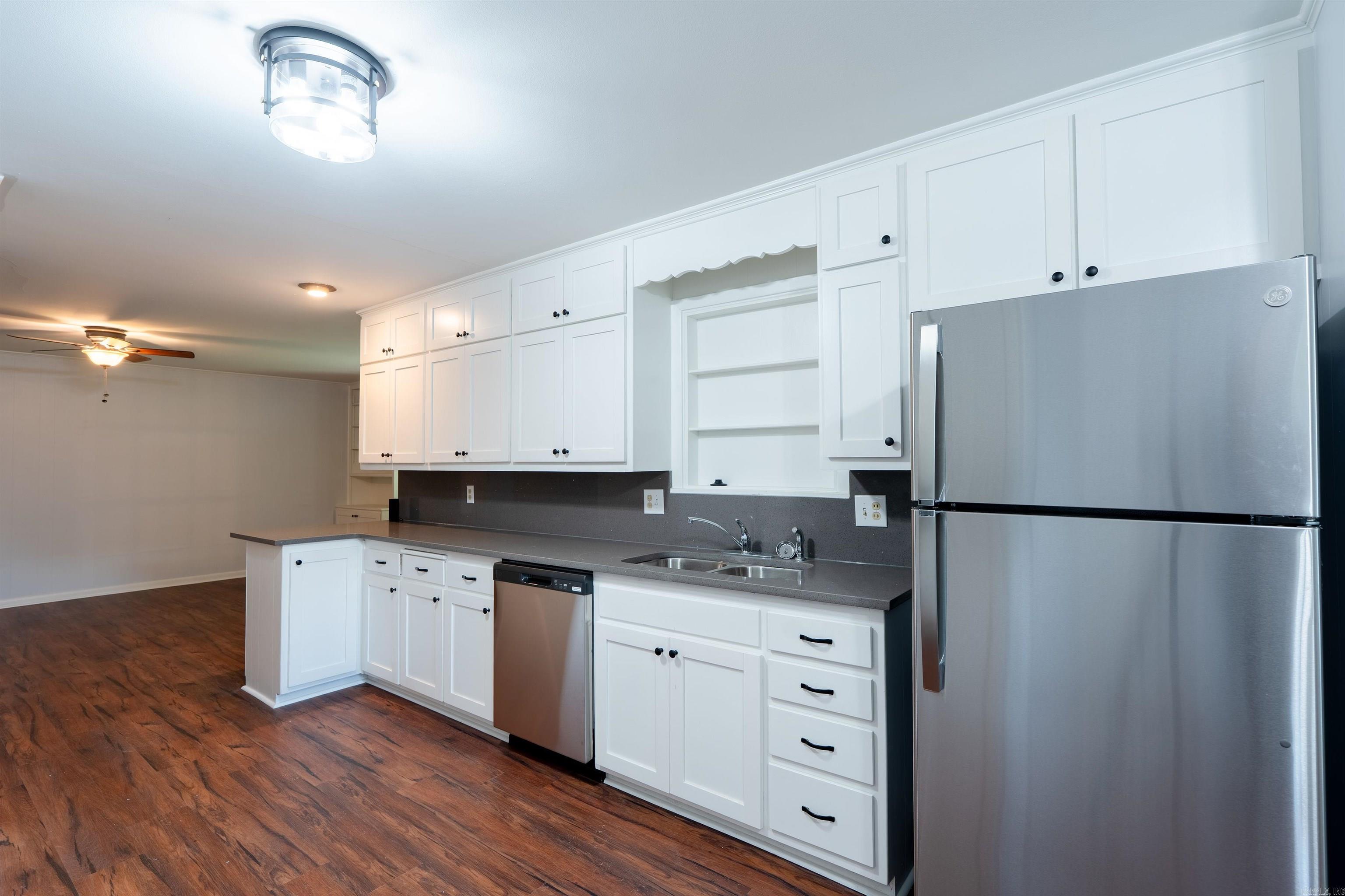 1902 W Arch Property Photo 10