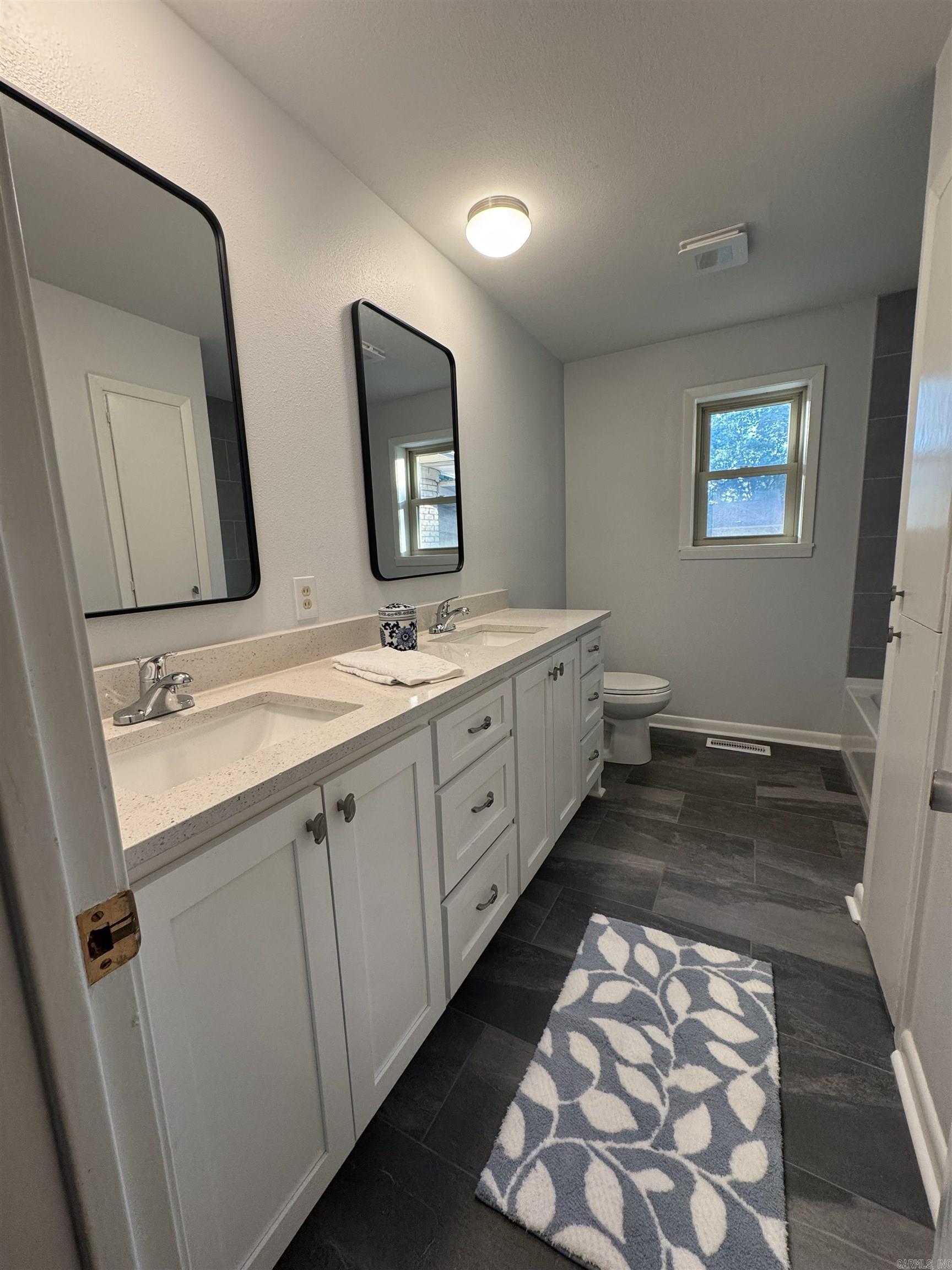 1902 W Arch Property Photo 14