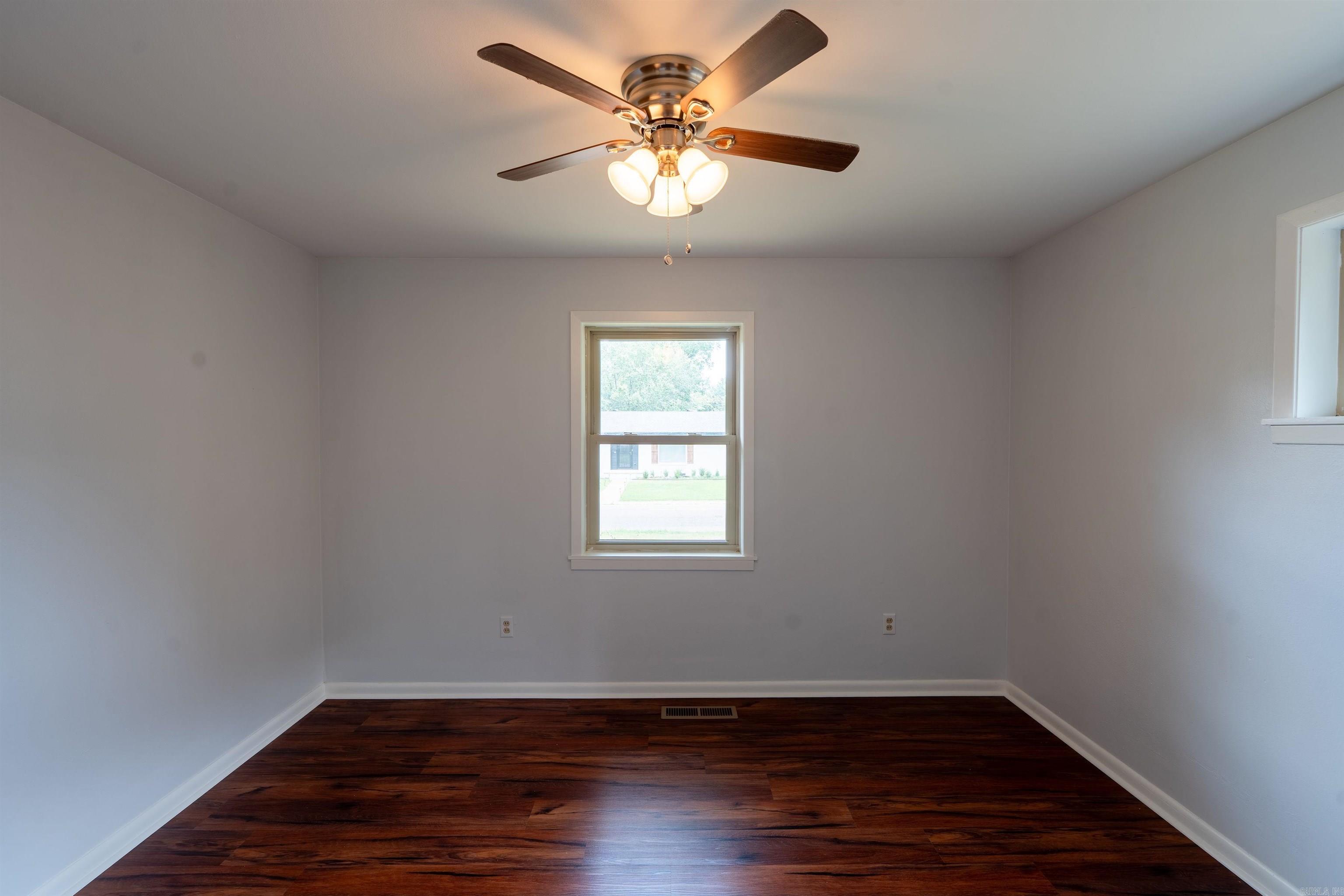 1902 W Arch Property Photo 25