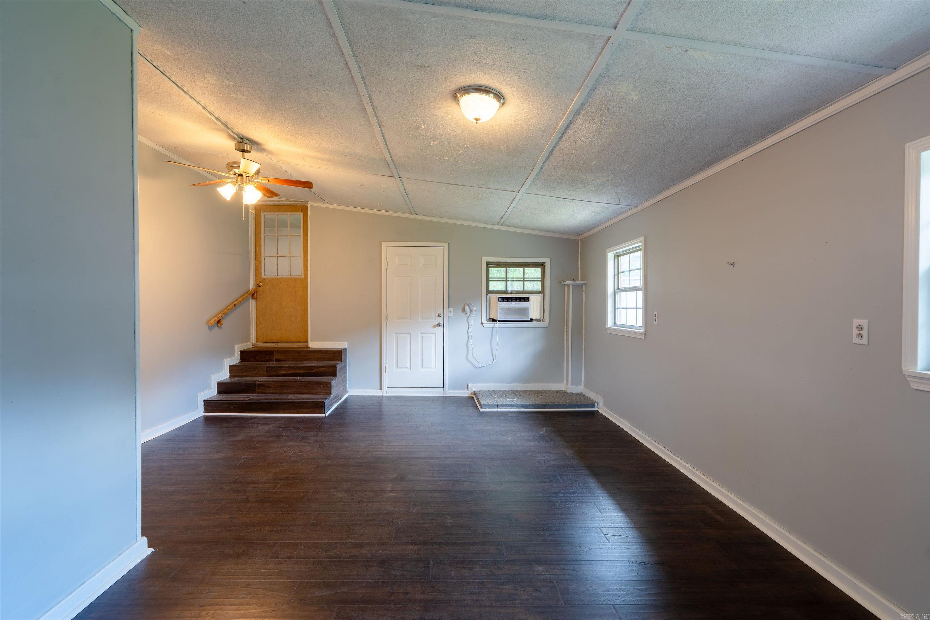 1902 W Arch Property Photo 29