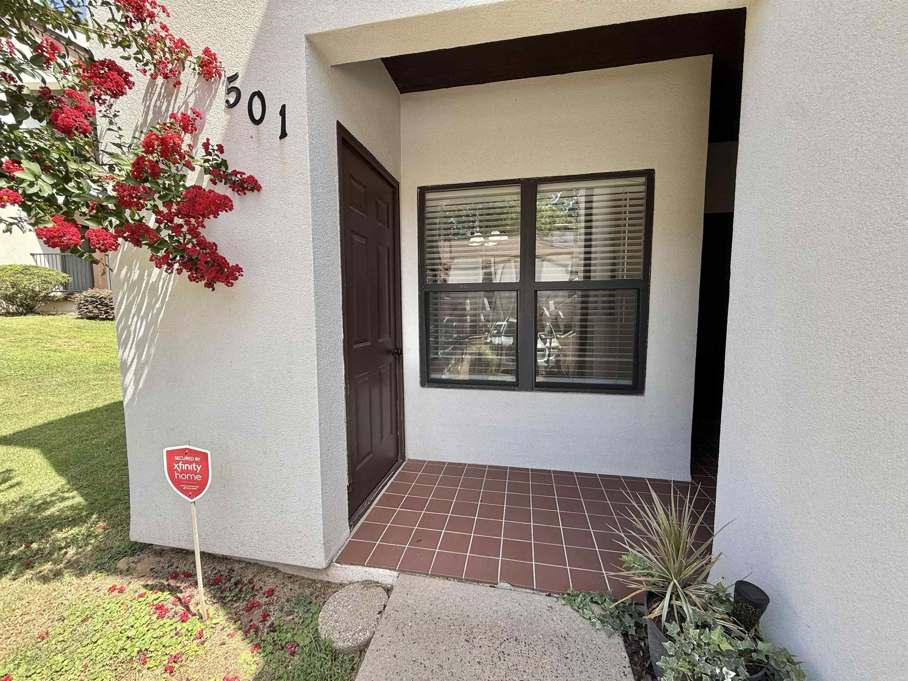 301 Kings Row Dr #501 Property Photo 4