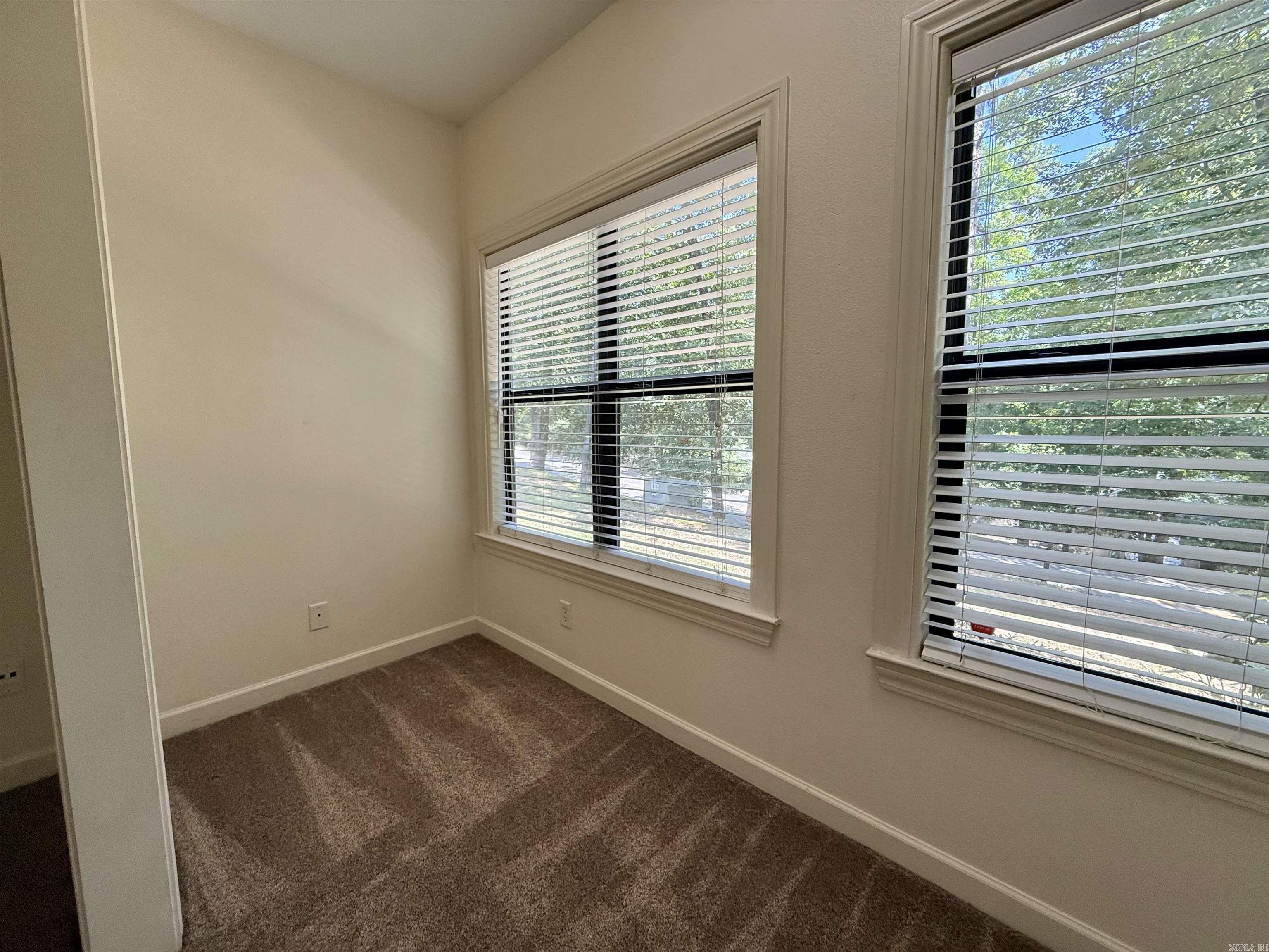 301 Kings Row Dr #501 Property Photo 14