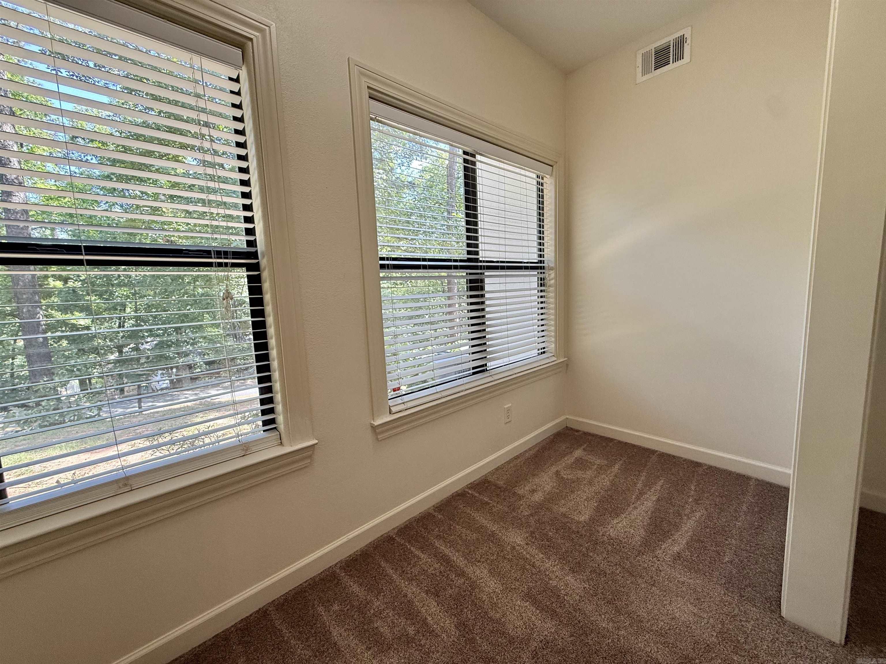301 Kings Row Dr #501 Property Photo 15