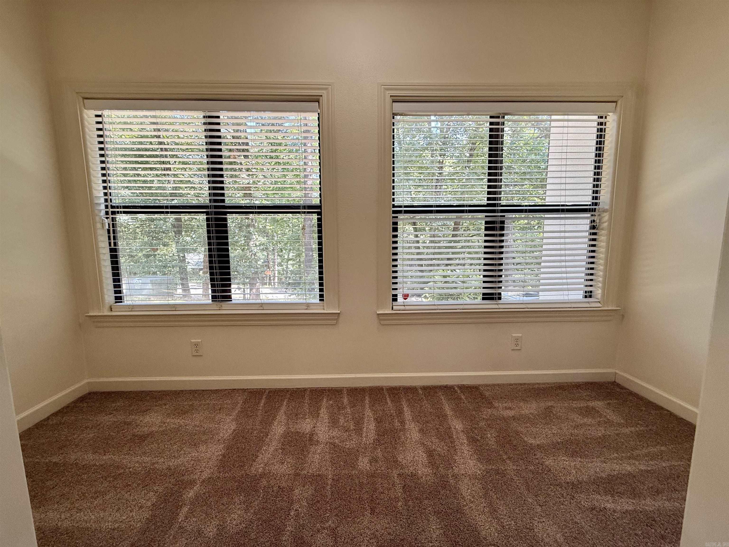 301 Kings Row Dr #501 Property Photo 16