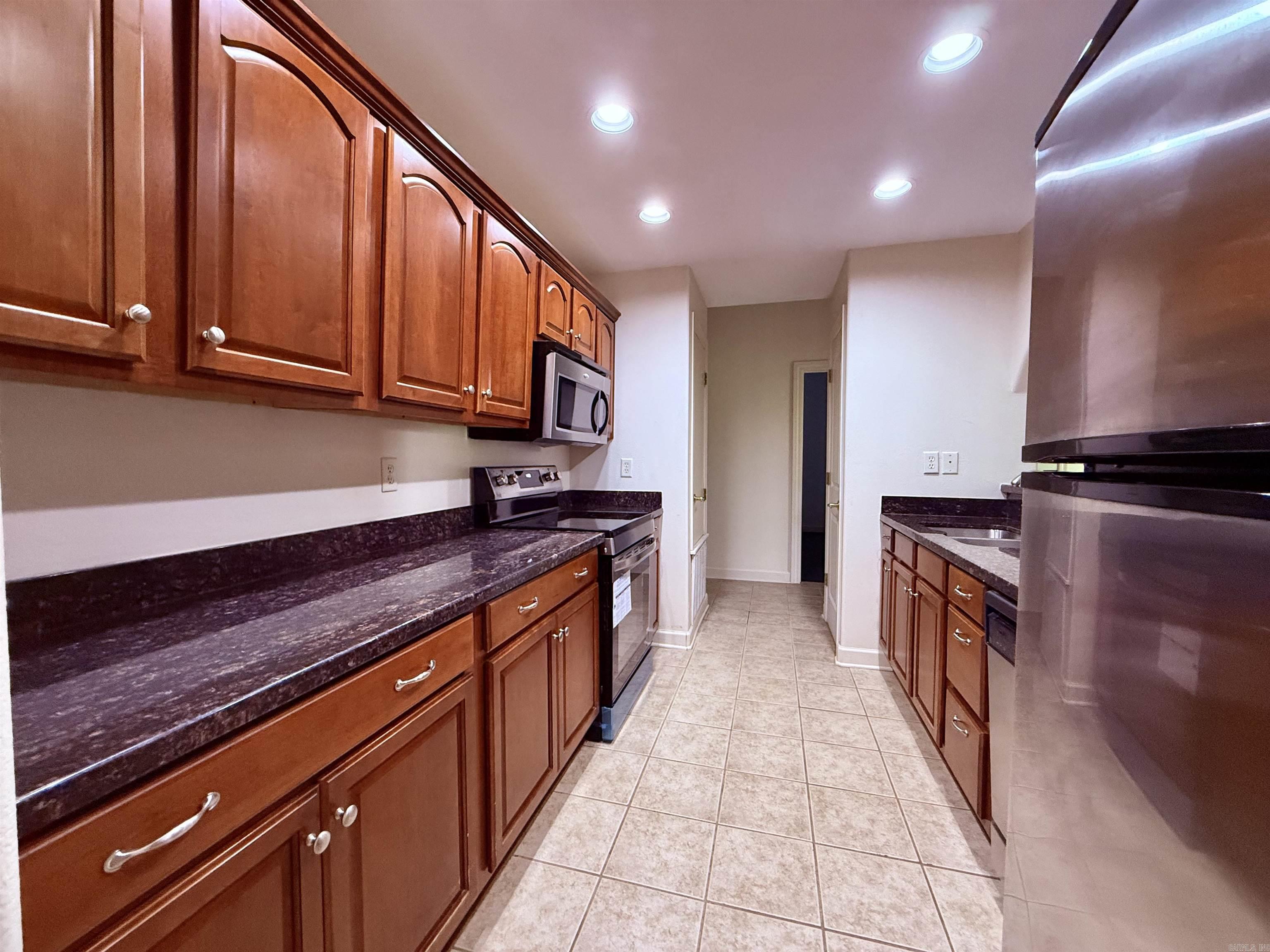 301 Kings Row Dr #501 Property Photo 21