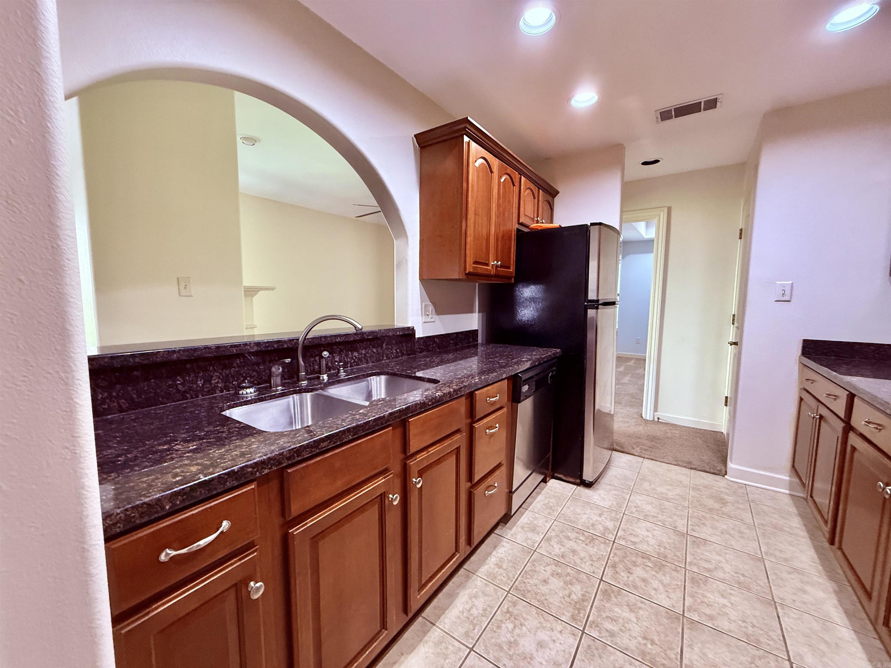 301 Kings Row Dr #501 Property Photo 22