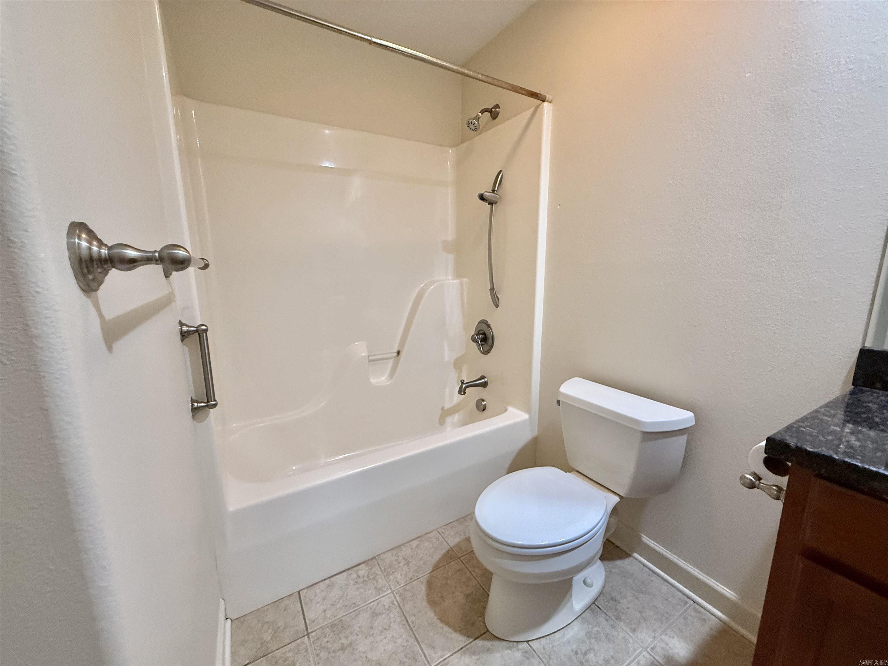 301 Kings Row Dr #501 Property Photo 29